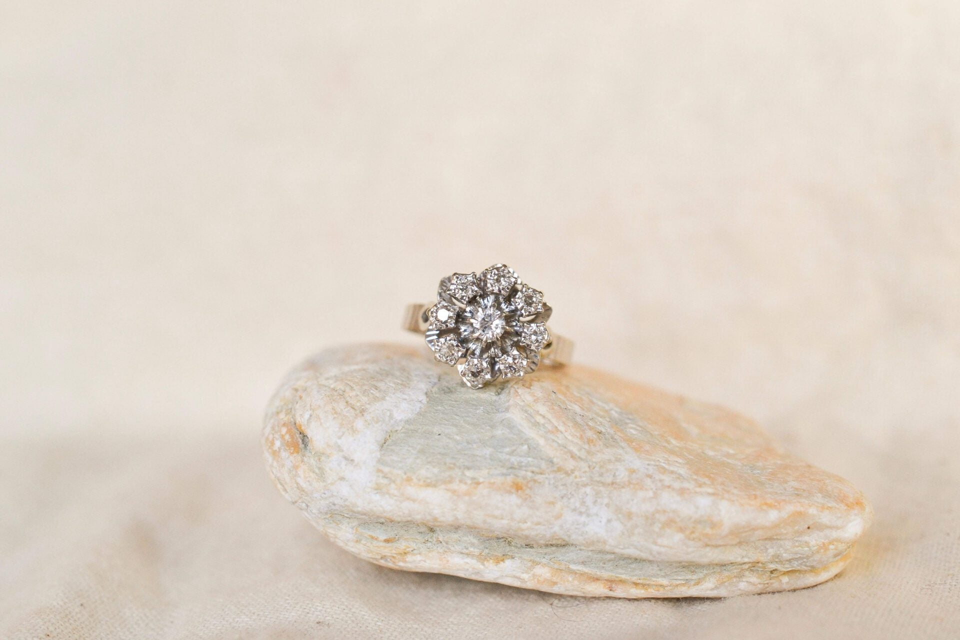 Bague fleur Or blanc et Diamants