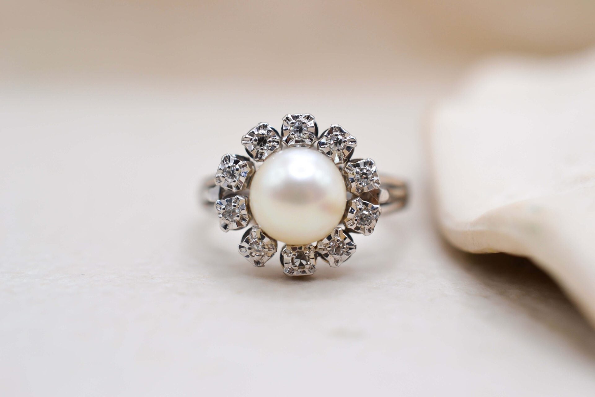 Bague circulaire Perle et Diamants