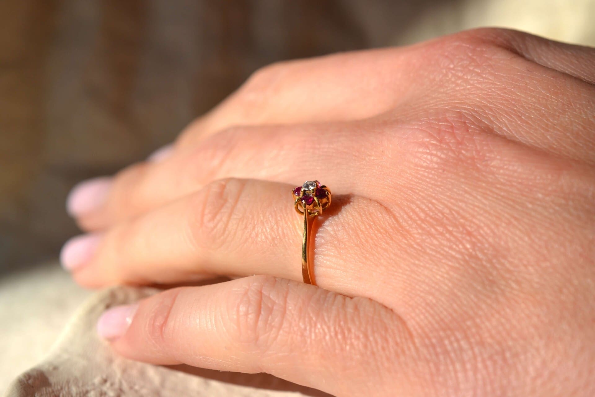 Bague petite fleur Rubis et Diamant
