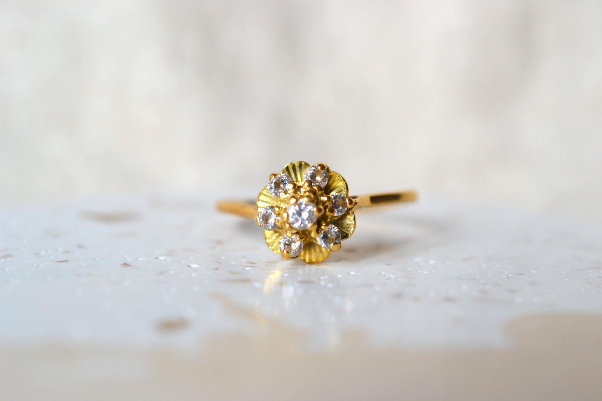 Bague fleur striée Oxydes