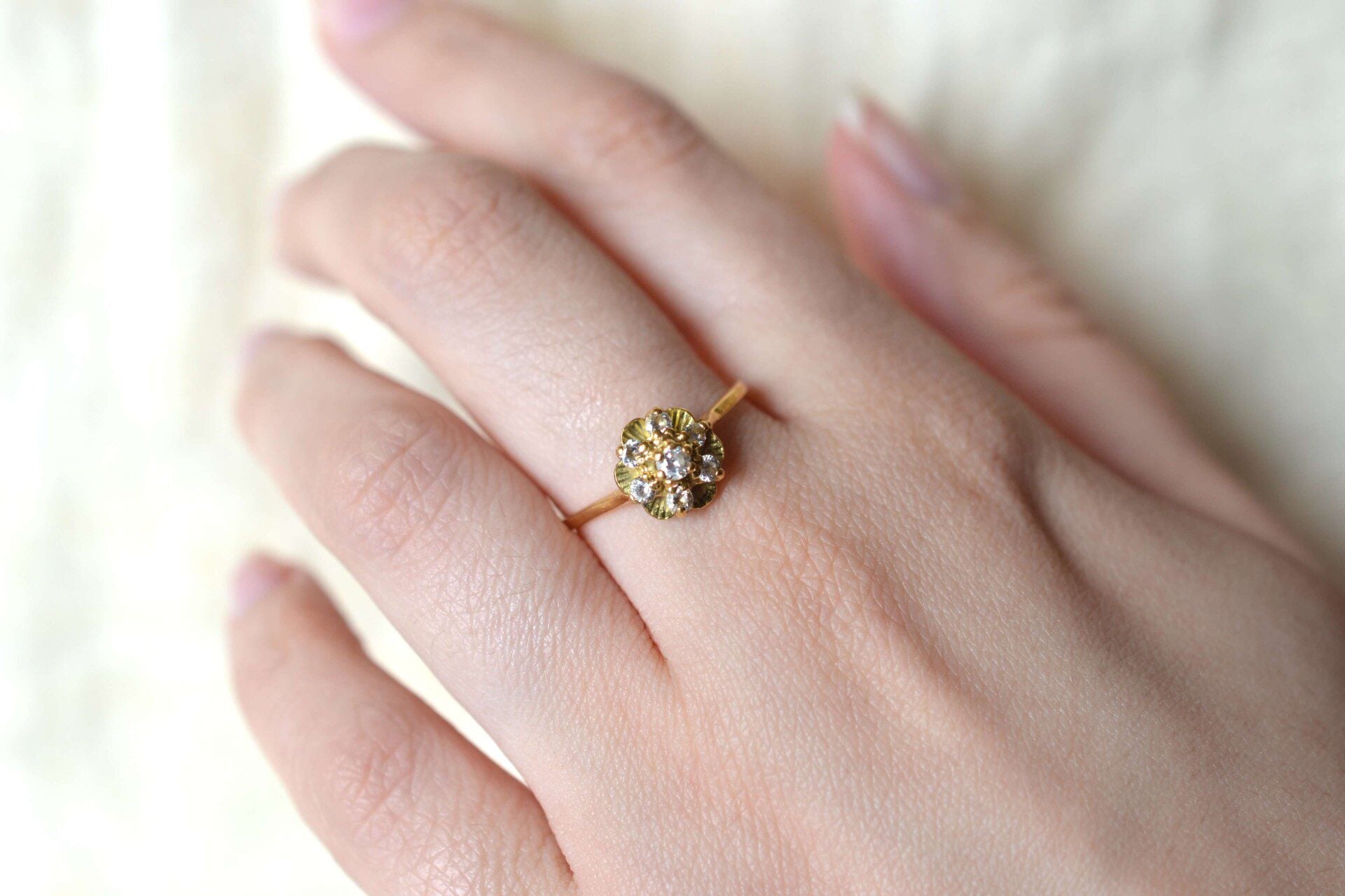 Bague fleur striée Oxydes