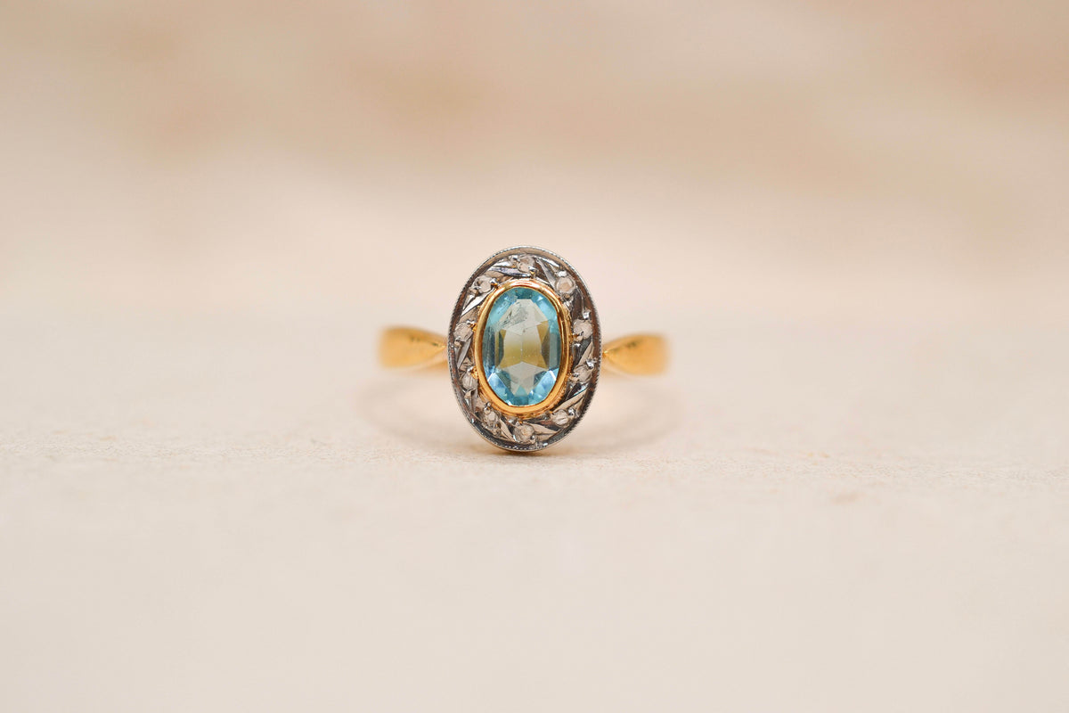 Bague Ovale Doublet Grenat & Diamants