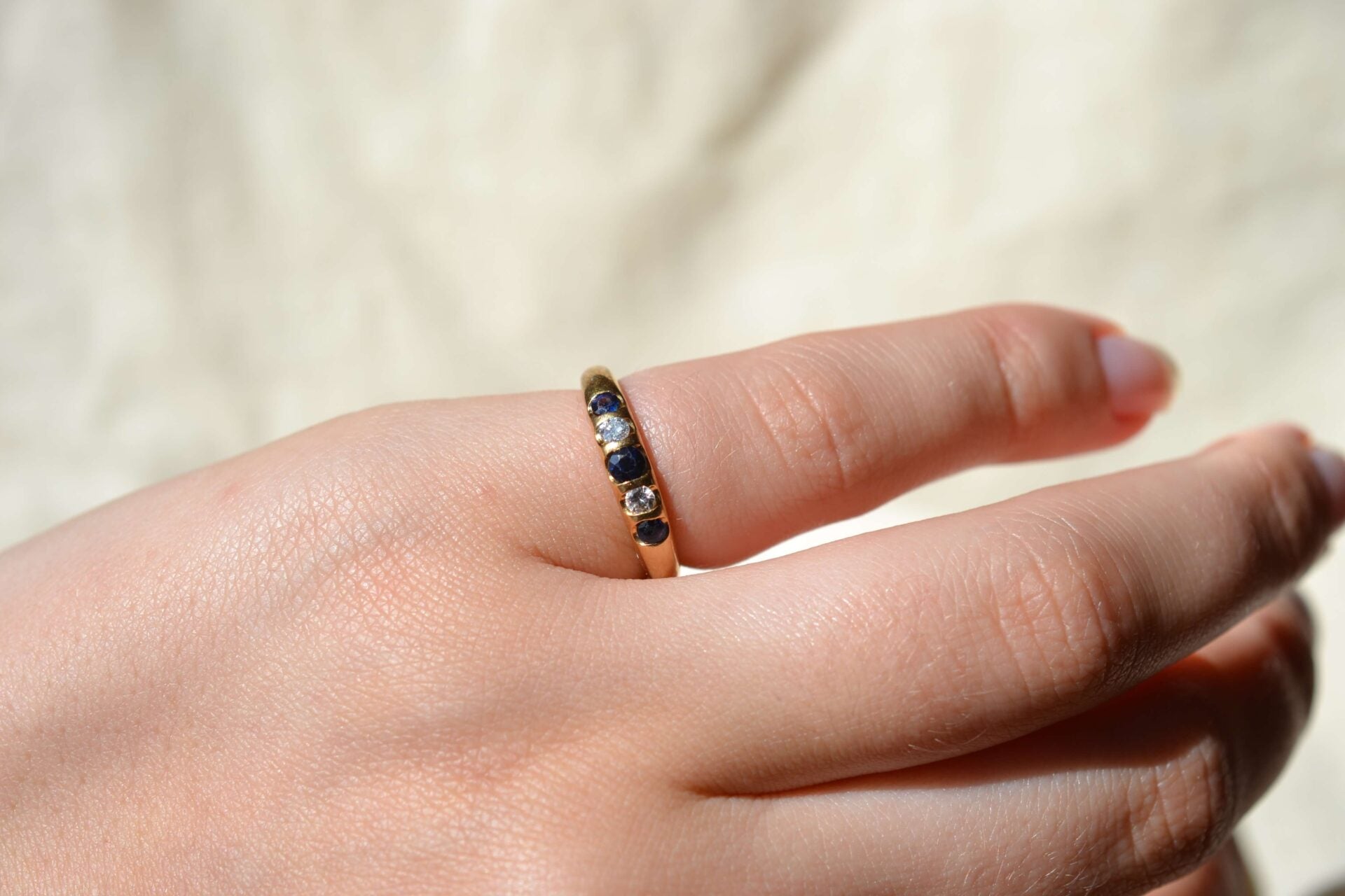 Bague jarretière Saphirs Diamants