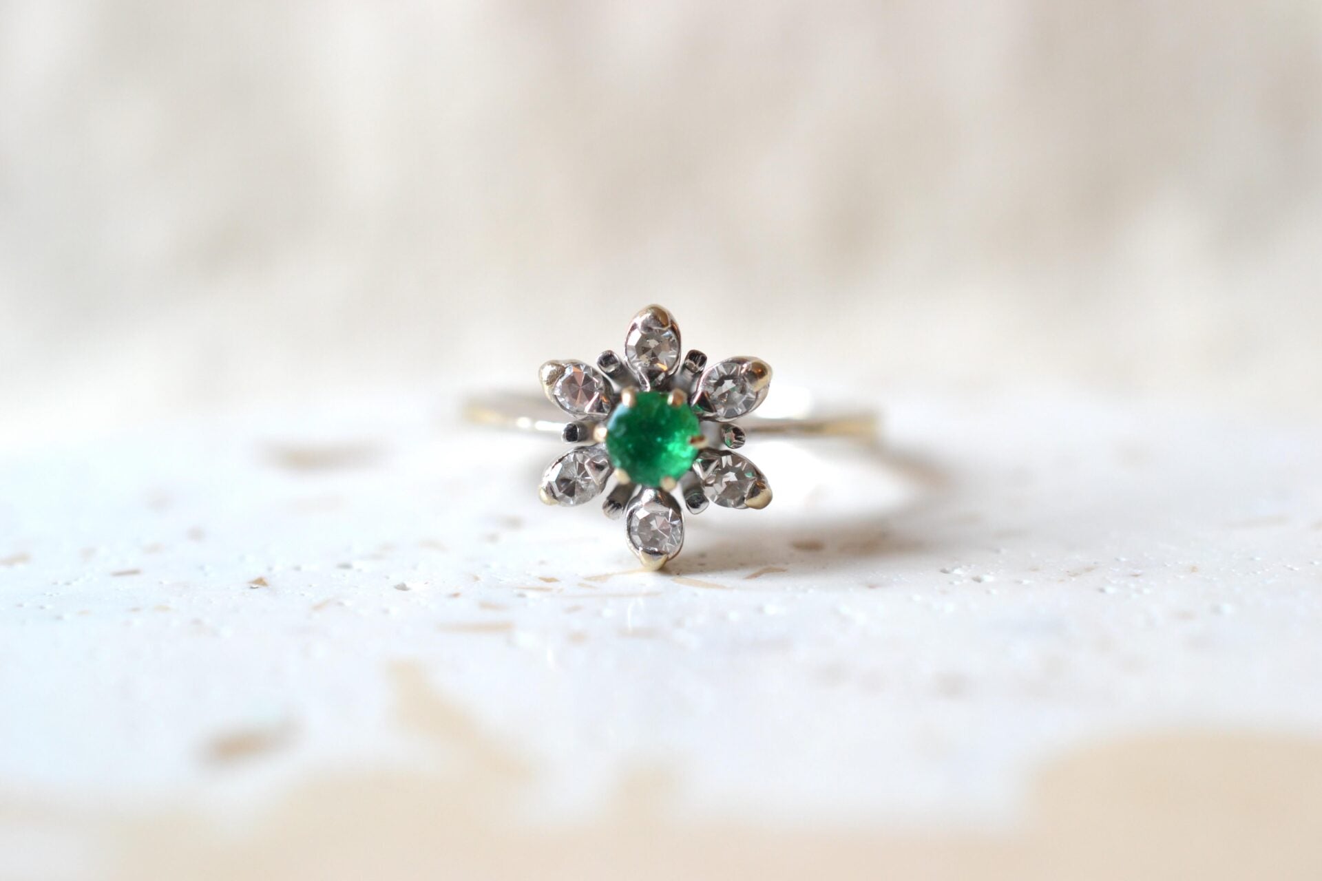 Marguerite Émeraude Diamants