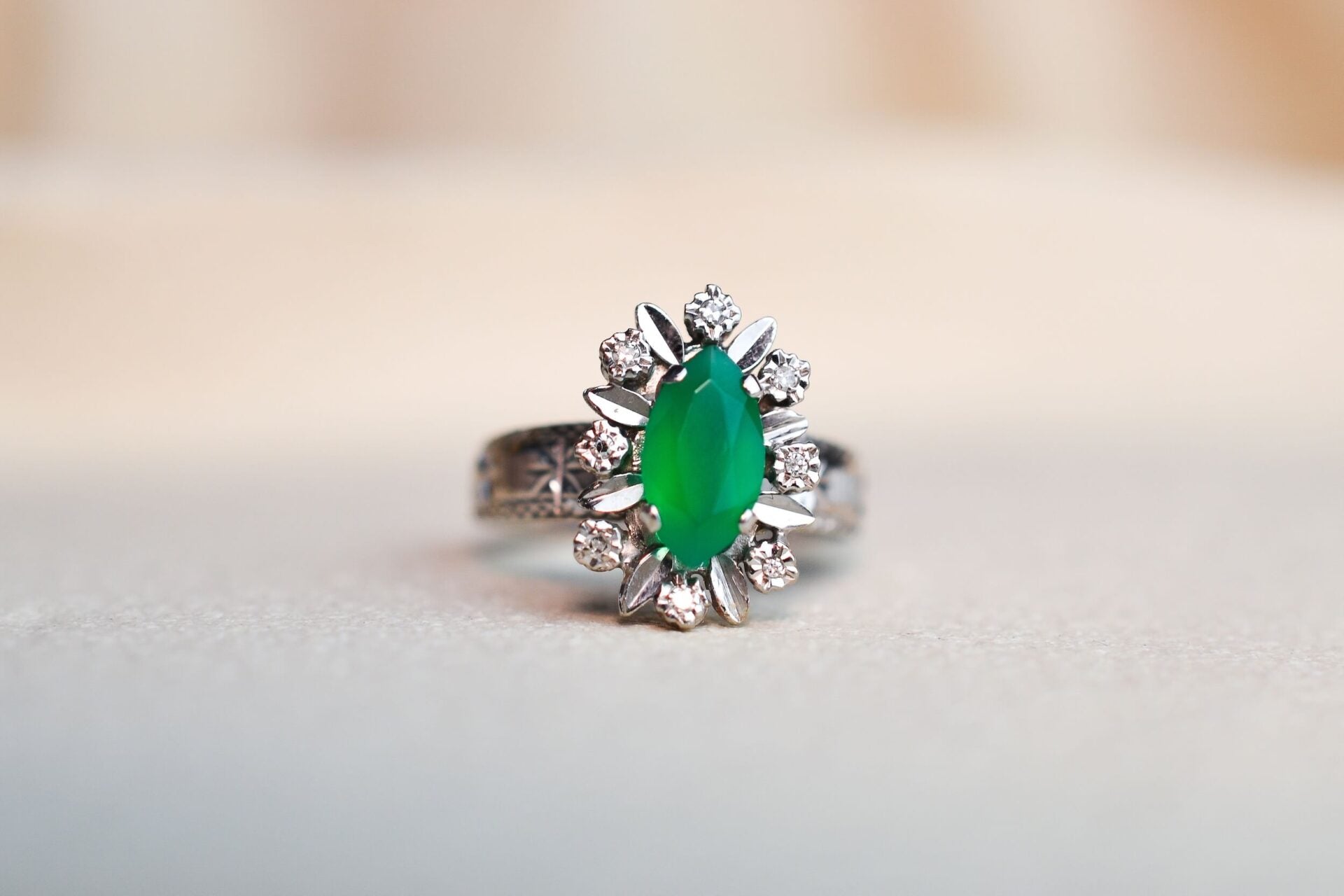 Bague Marguerite Or blanc Chrysoprase