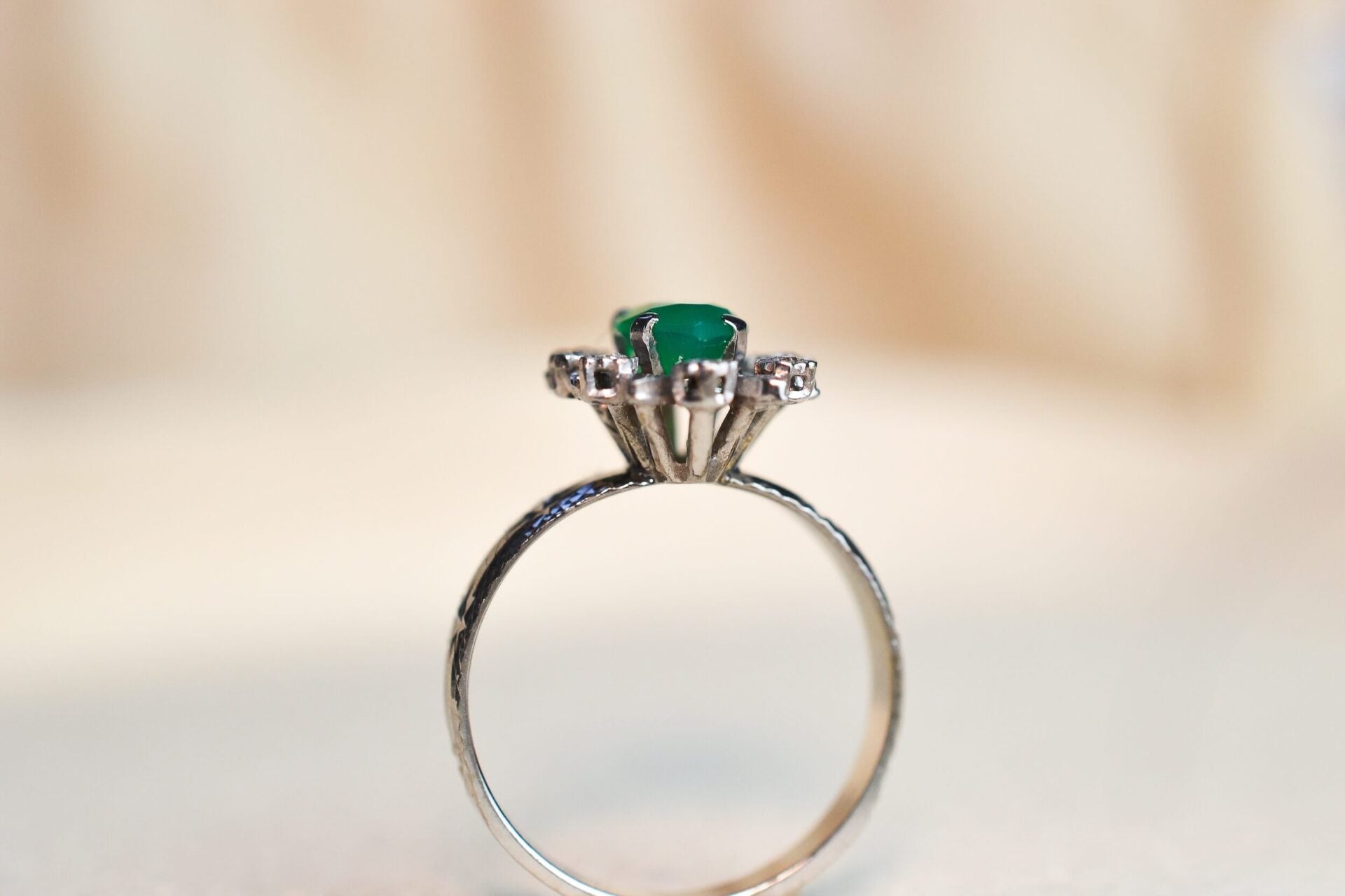 Bague Marguerite Or blanc Chrysoprase