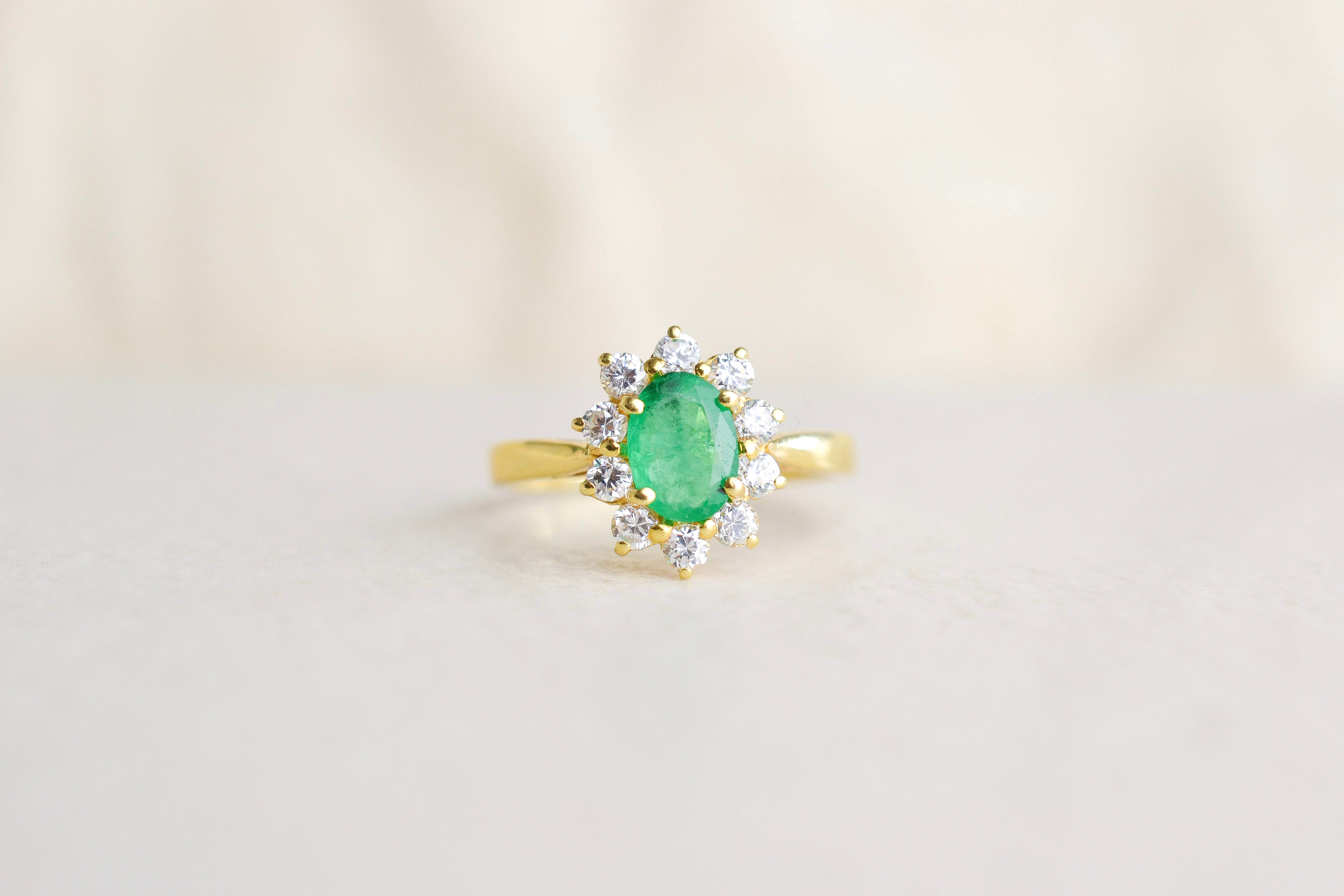 Bague marguerite Emeraude & Oxydes