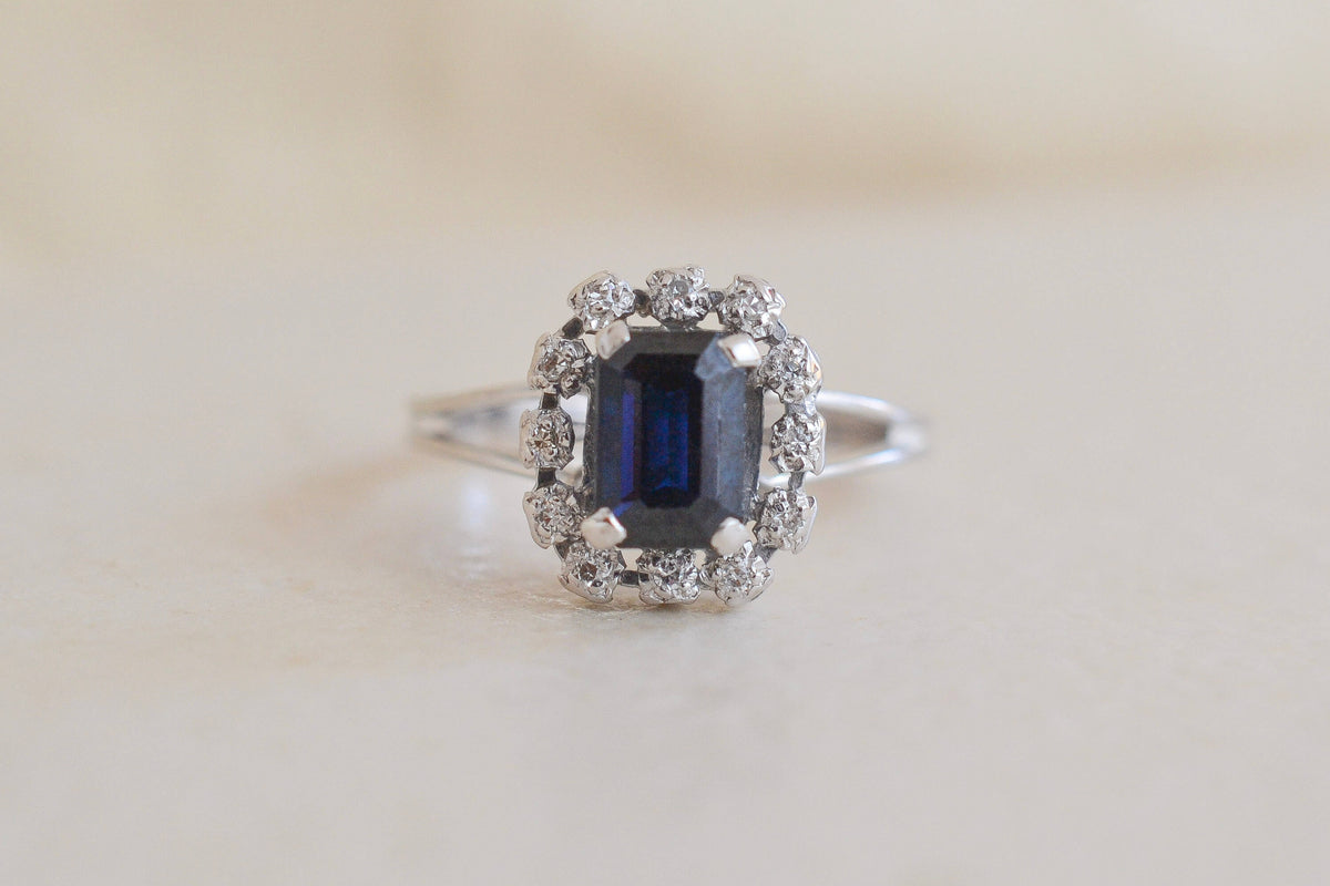 Marguerite Diamants et Saphir taille émeraude