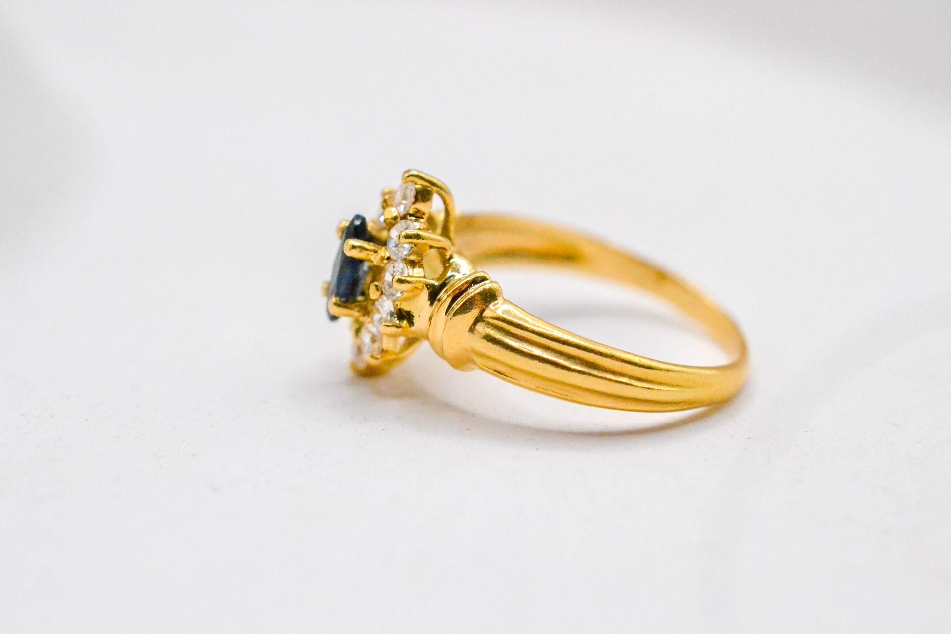 Bague Pompadour Saphir et Oxydes