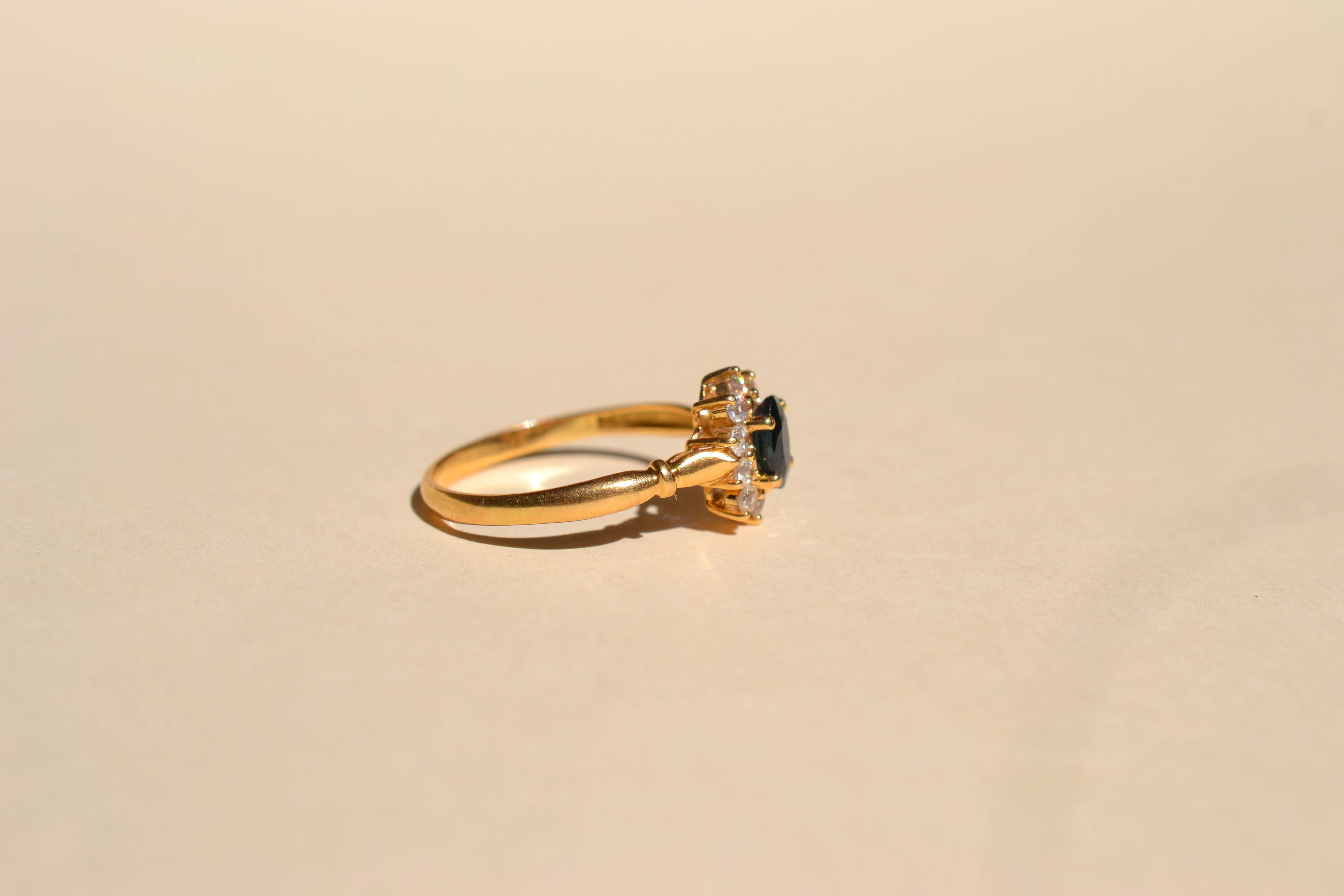 Bague Marguerite Or jaune Saphir