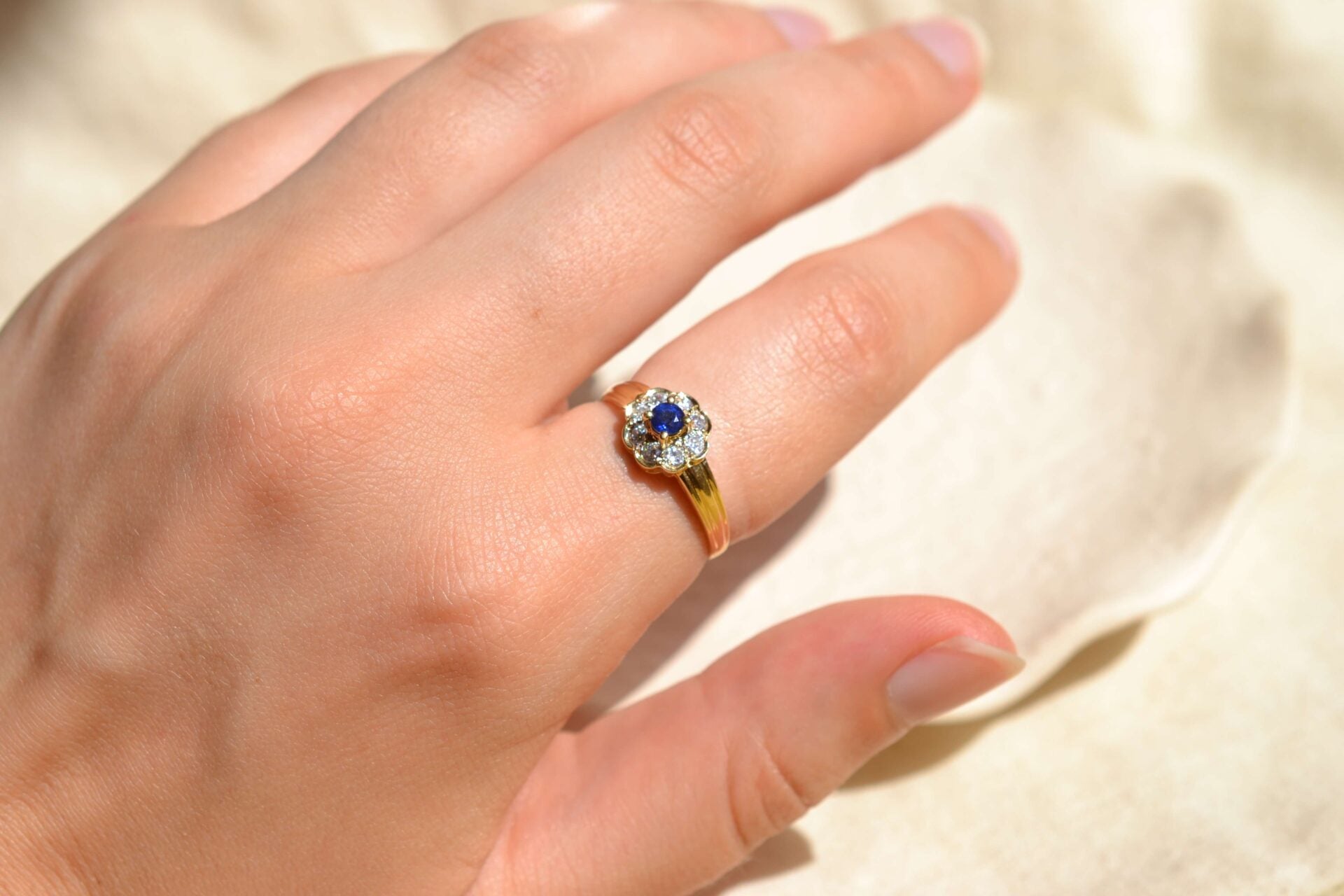 Bague fleur Saphir de synthèse Oxydes