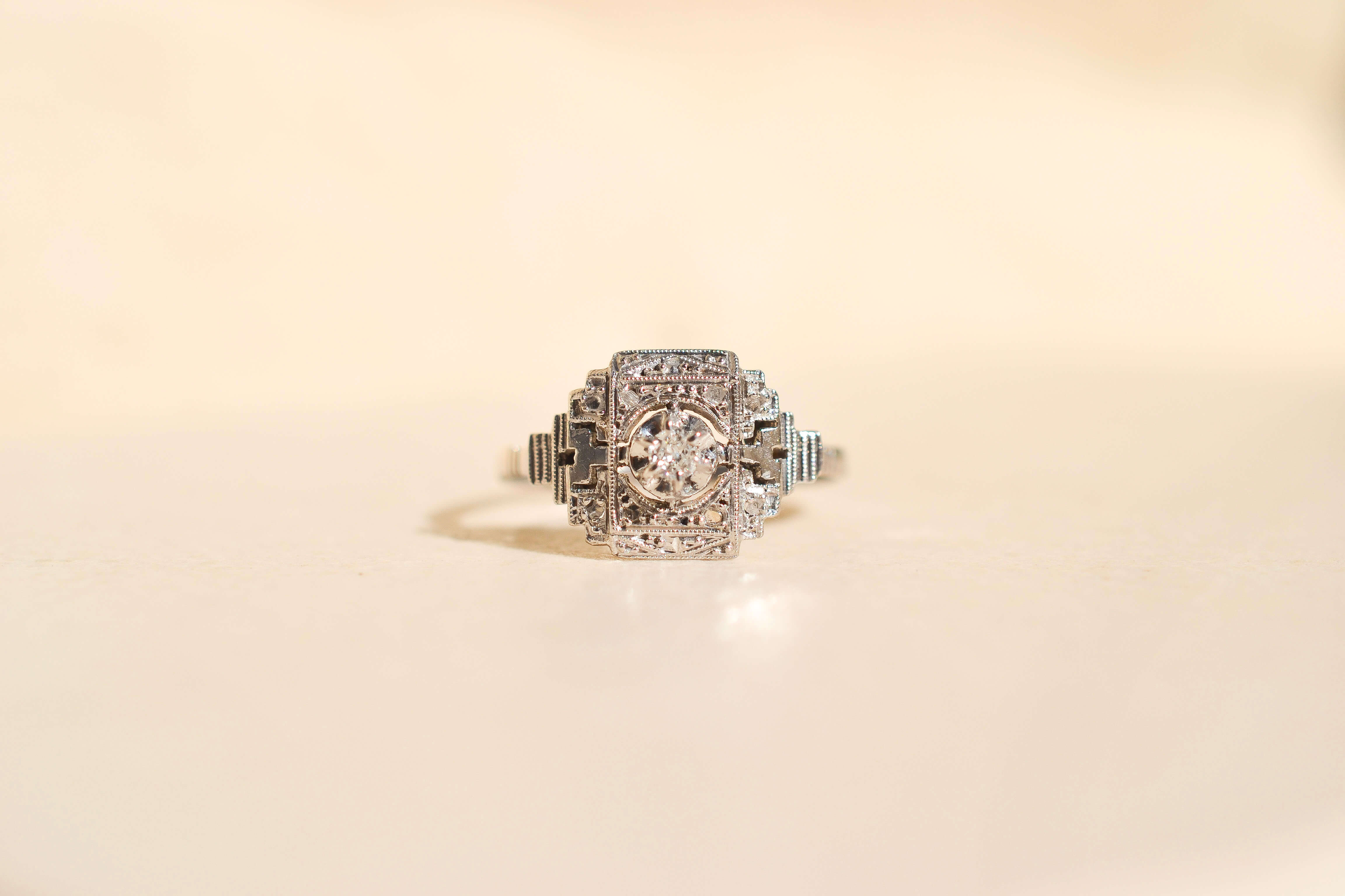 Bague Art Déco Plateau Architecture Diamant
