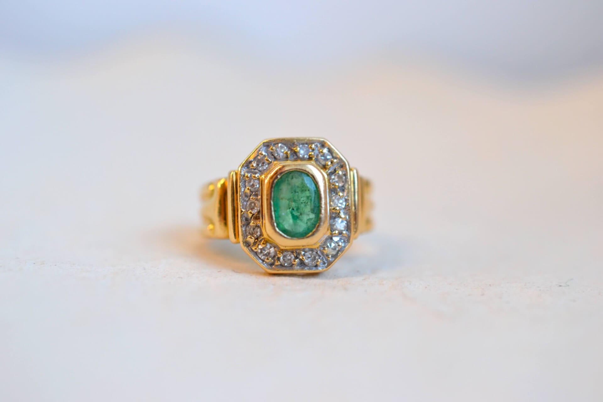 Bague octogonale Émeraude Diamants