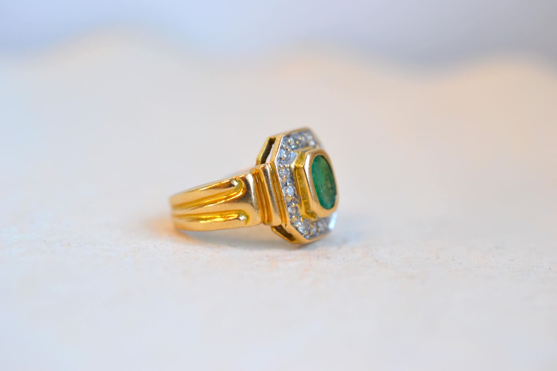 Bague octogonale Émeraude Diamants