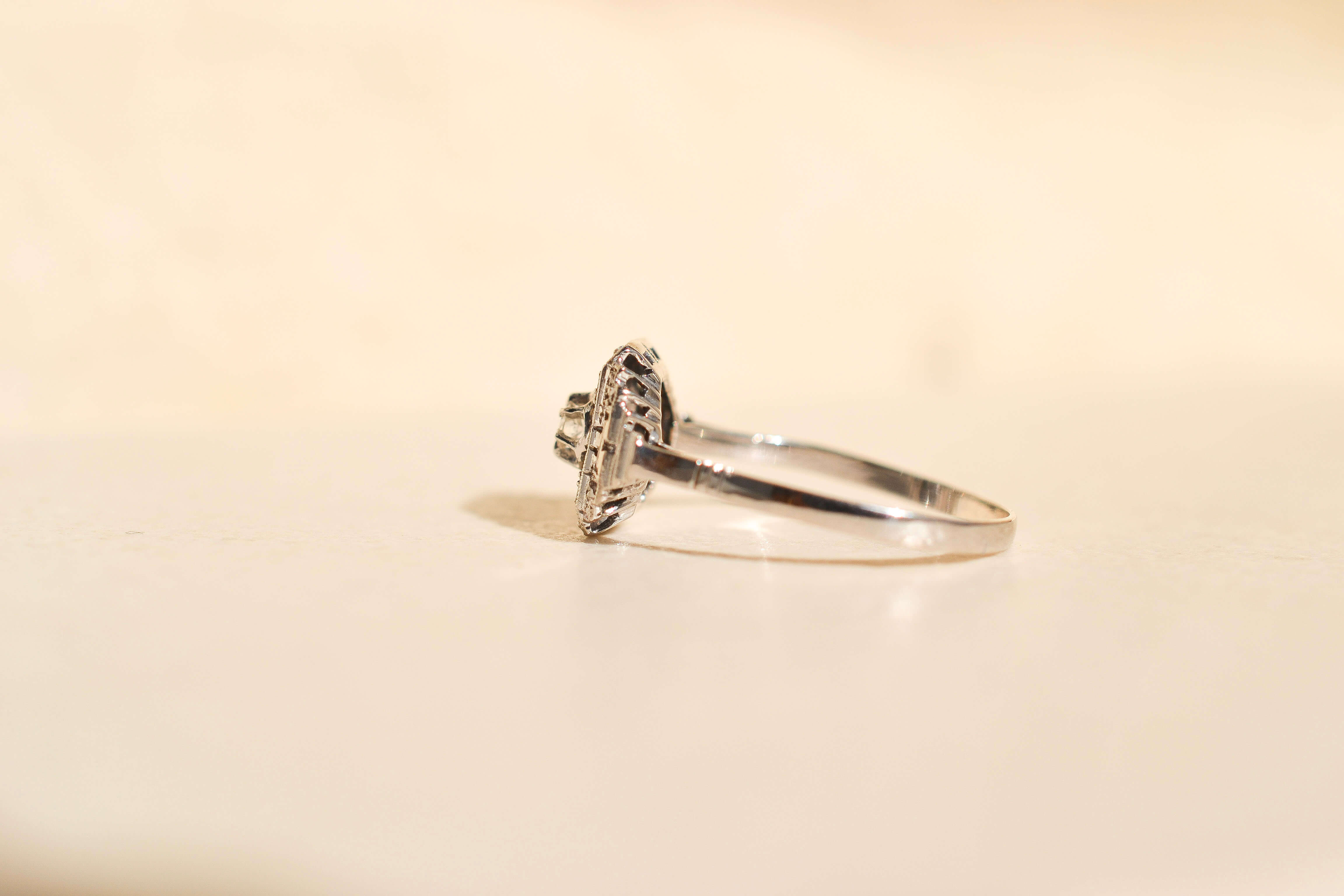 Bague Art Déco Plateau Architecture Diamant