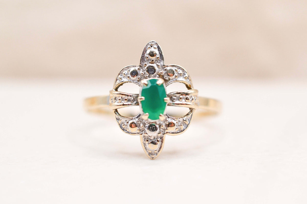 Bague fleur de lys Calcédoine