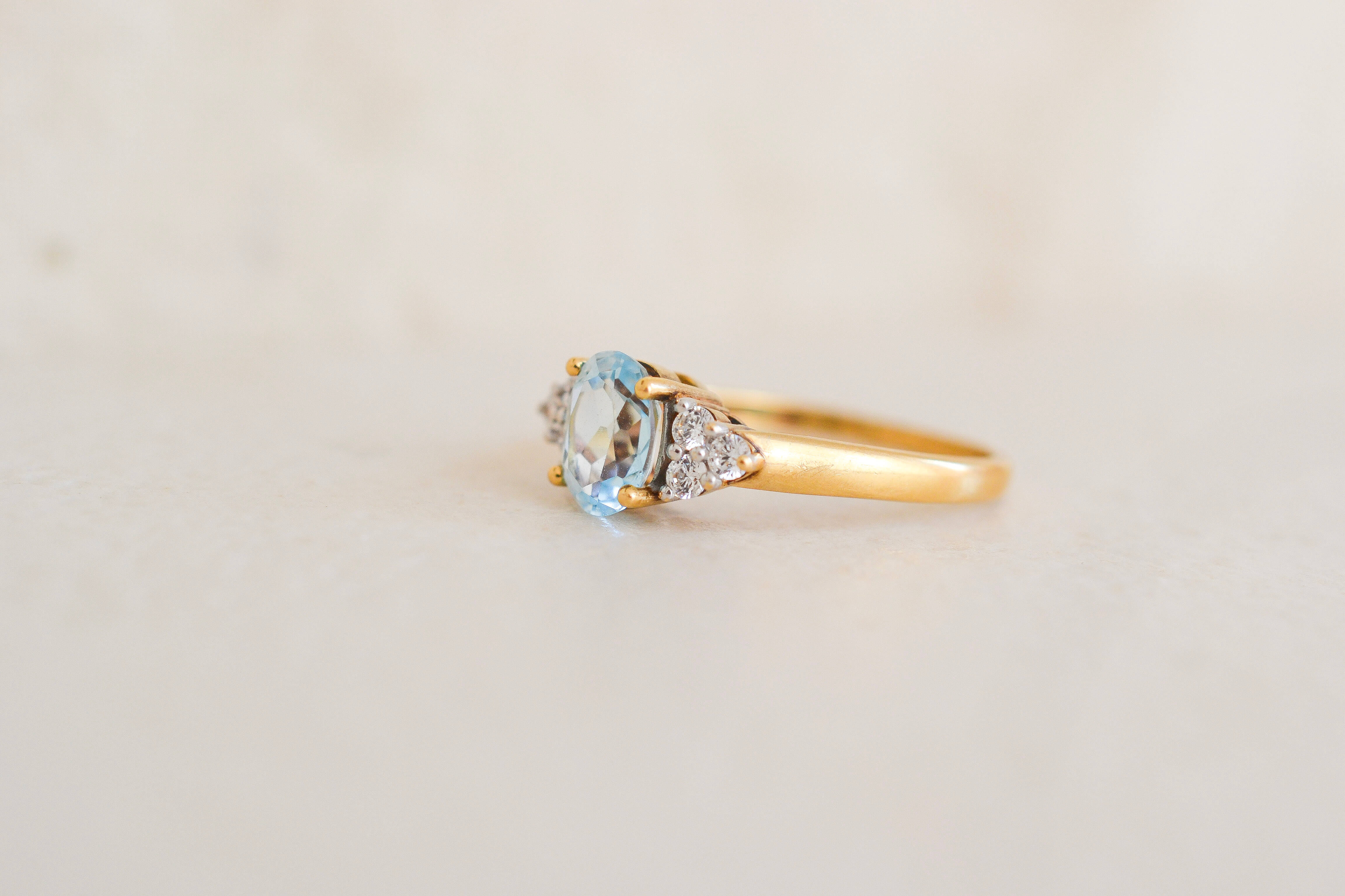 Bague Topaze épaulée trilogie
