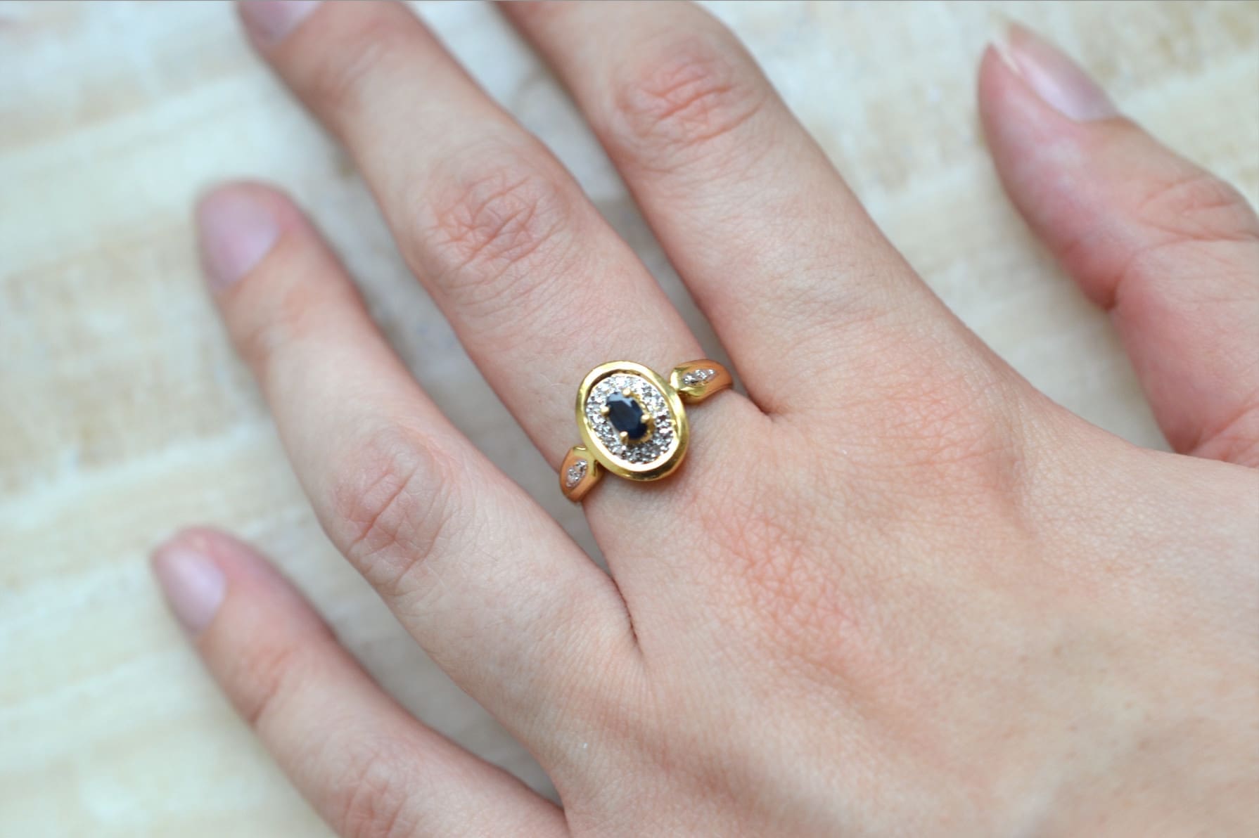 Bague Marguerite ovale Saphir et Diamants