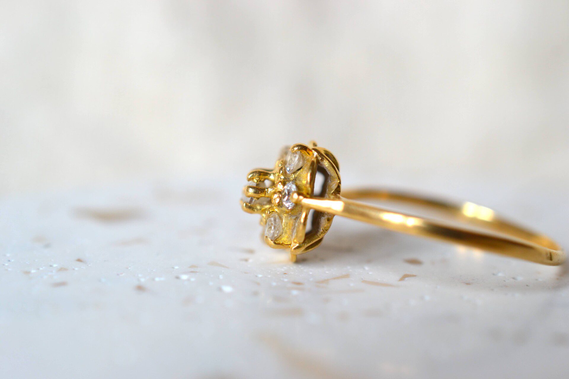 Bague fleur striée Oxydes
