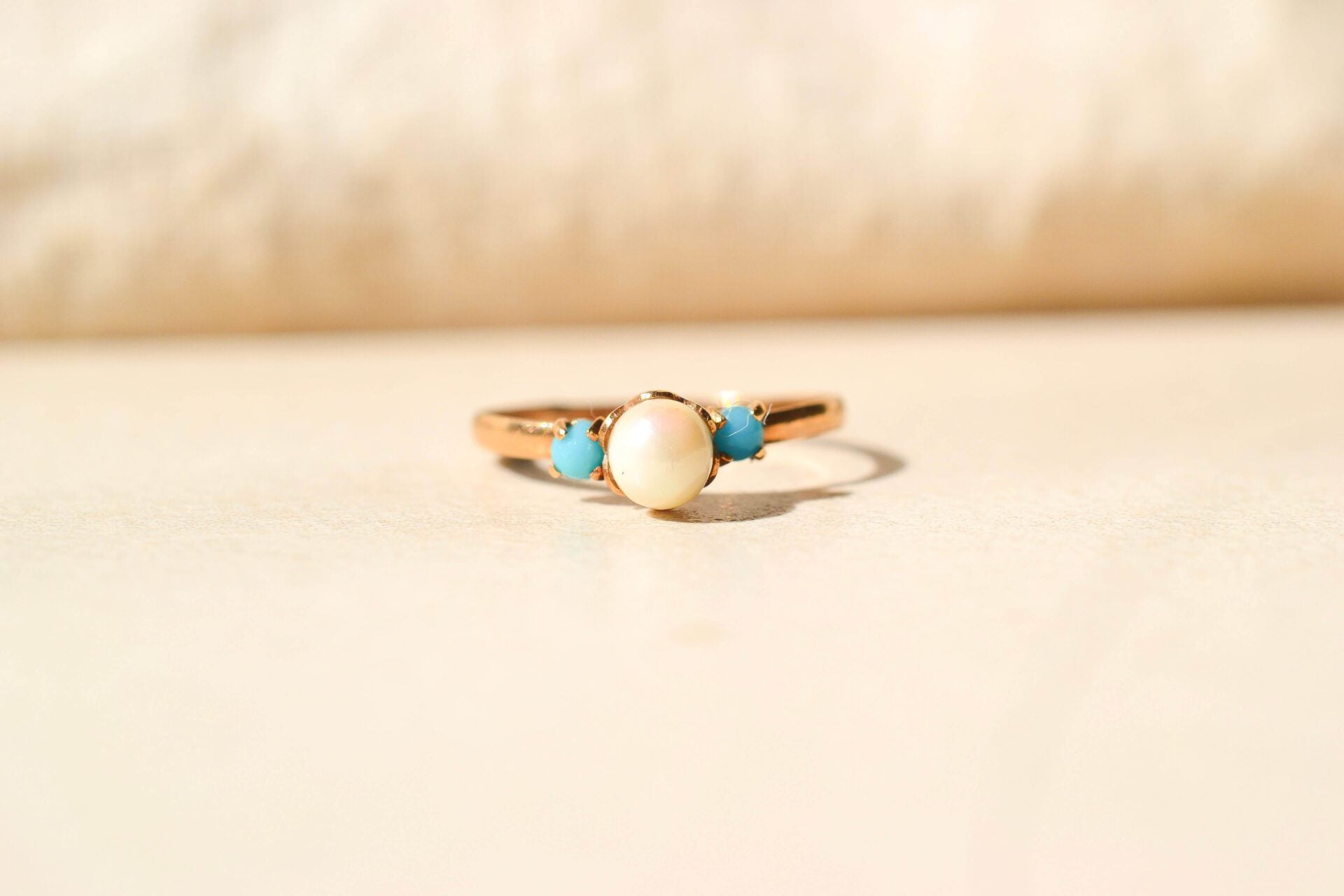 Bague Perle et pierres turquoises