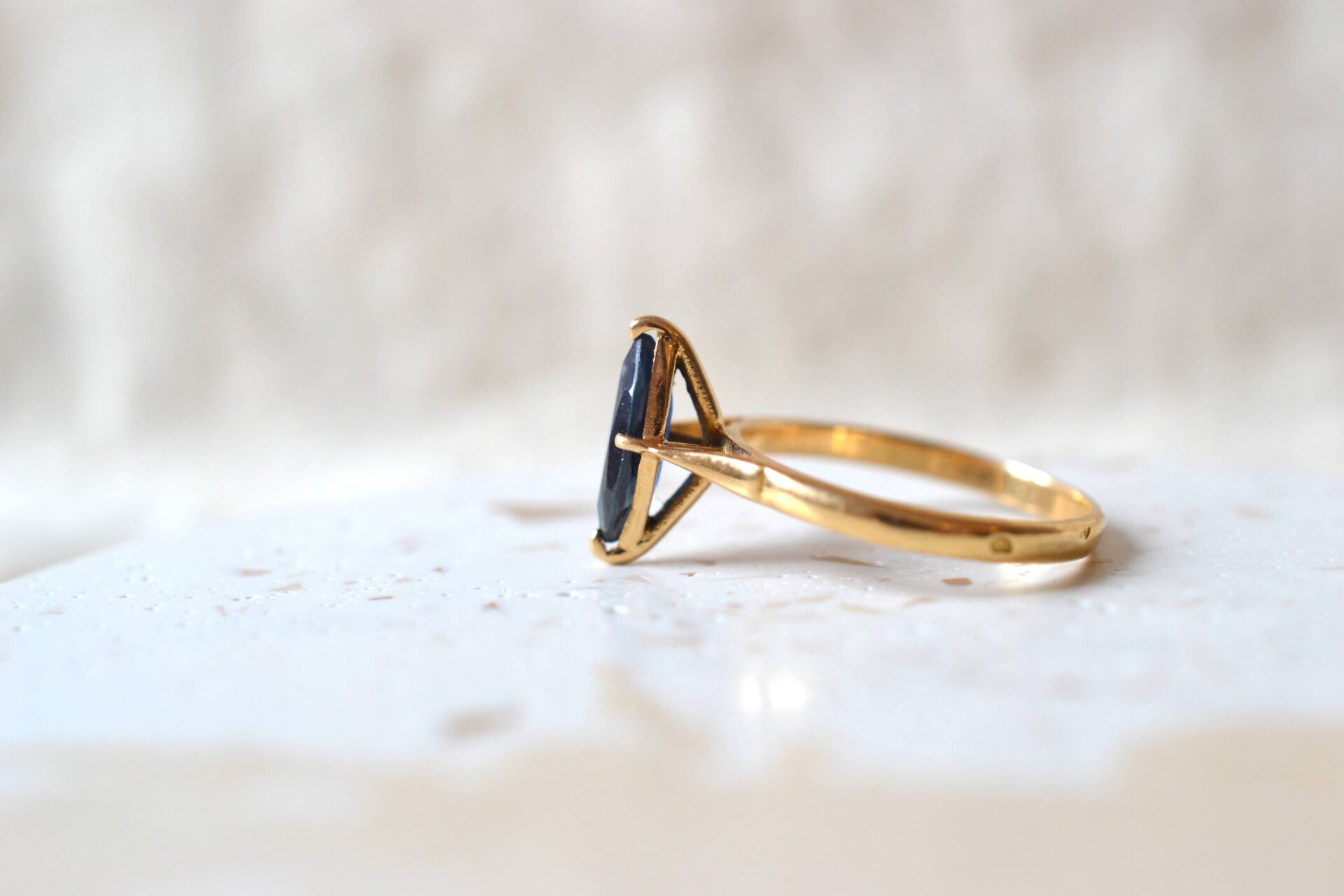 Bague Saphir forme navette