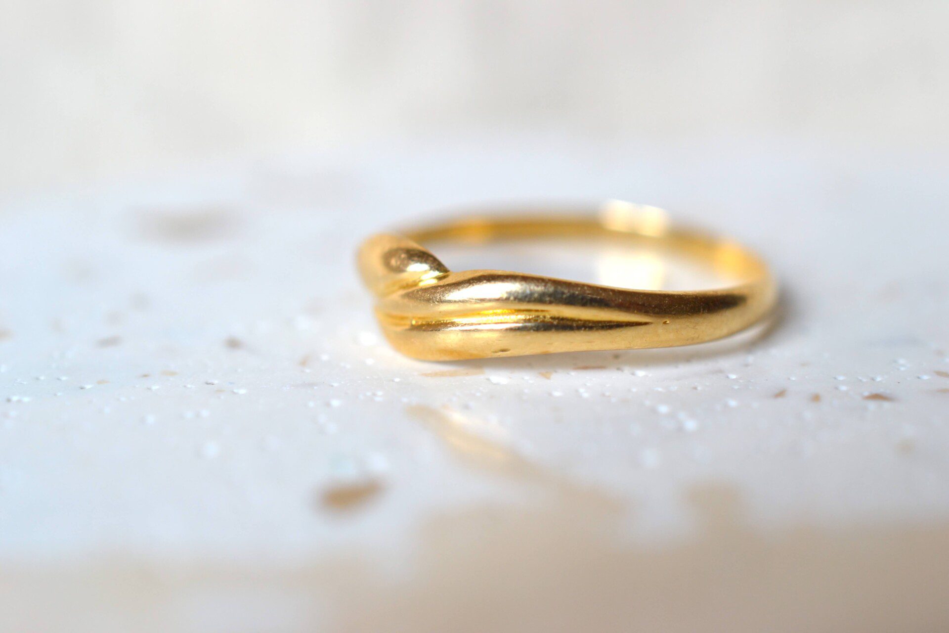 Bague torsadée rainure