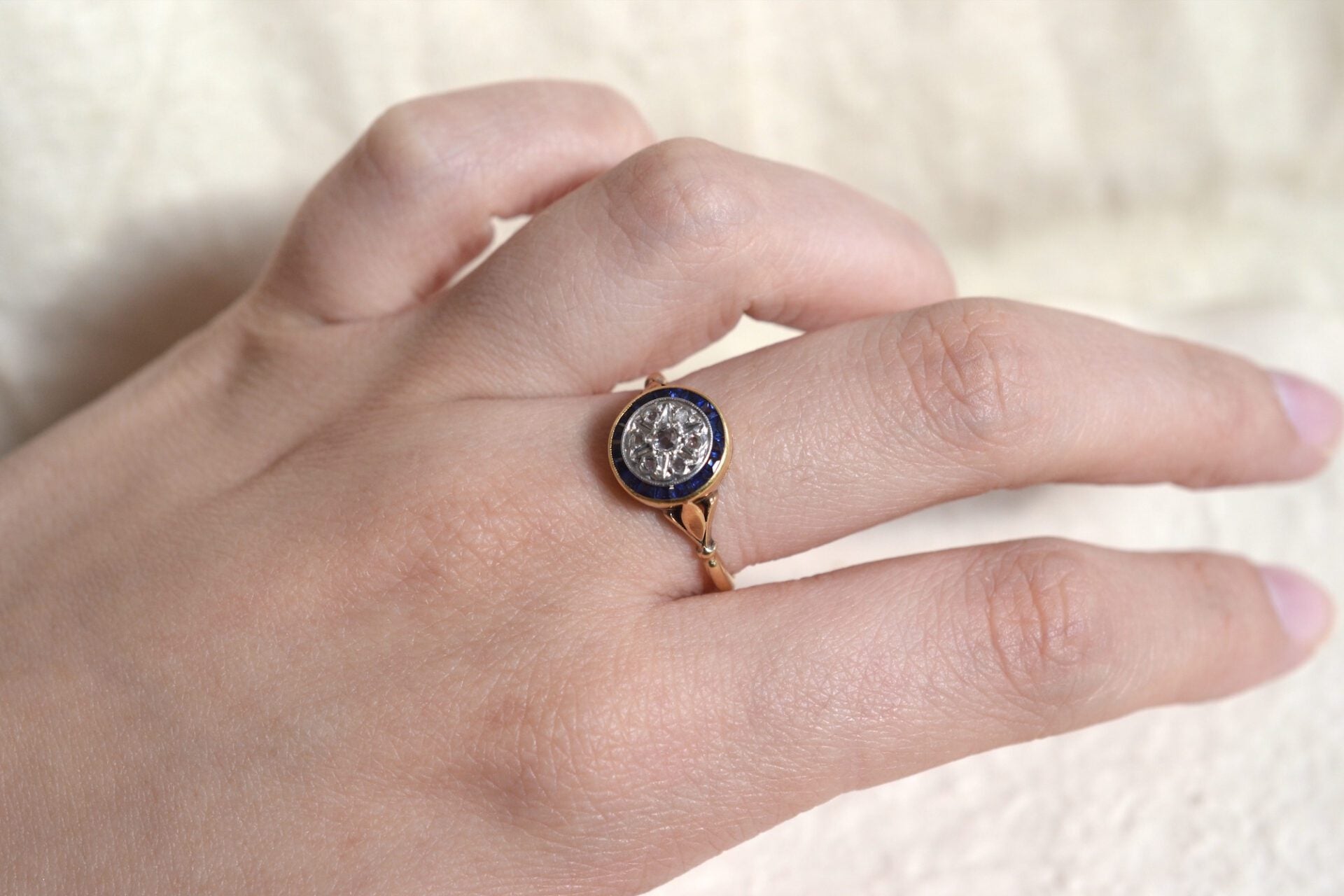 Bague ronde Art Déco Saphirs Diamants