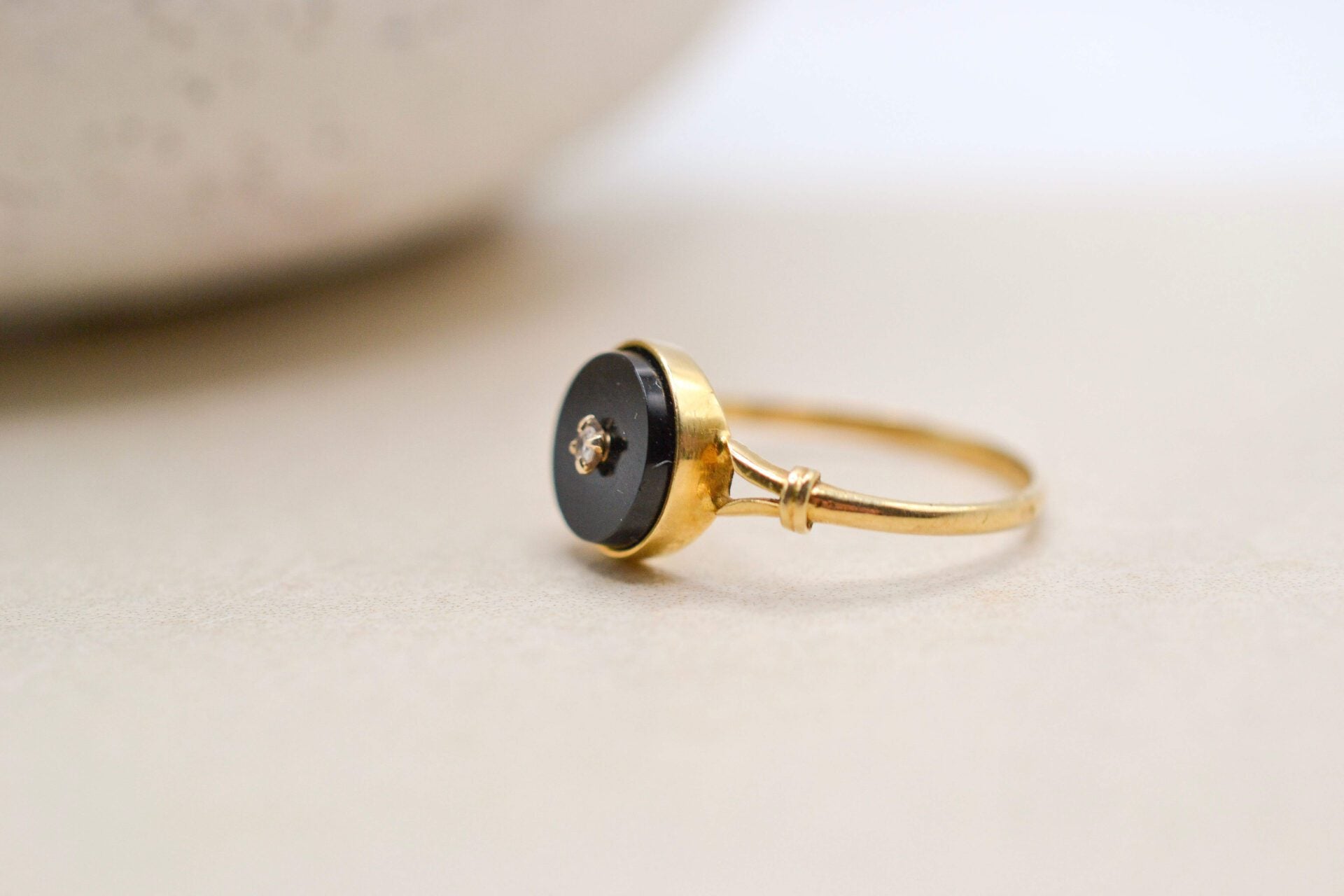 Bague Ronde Onyx et Diamant
