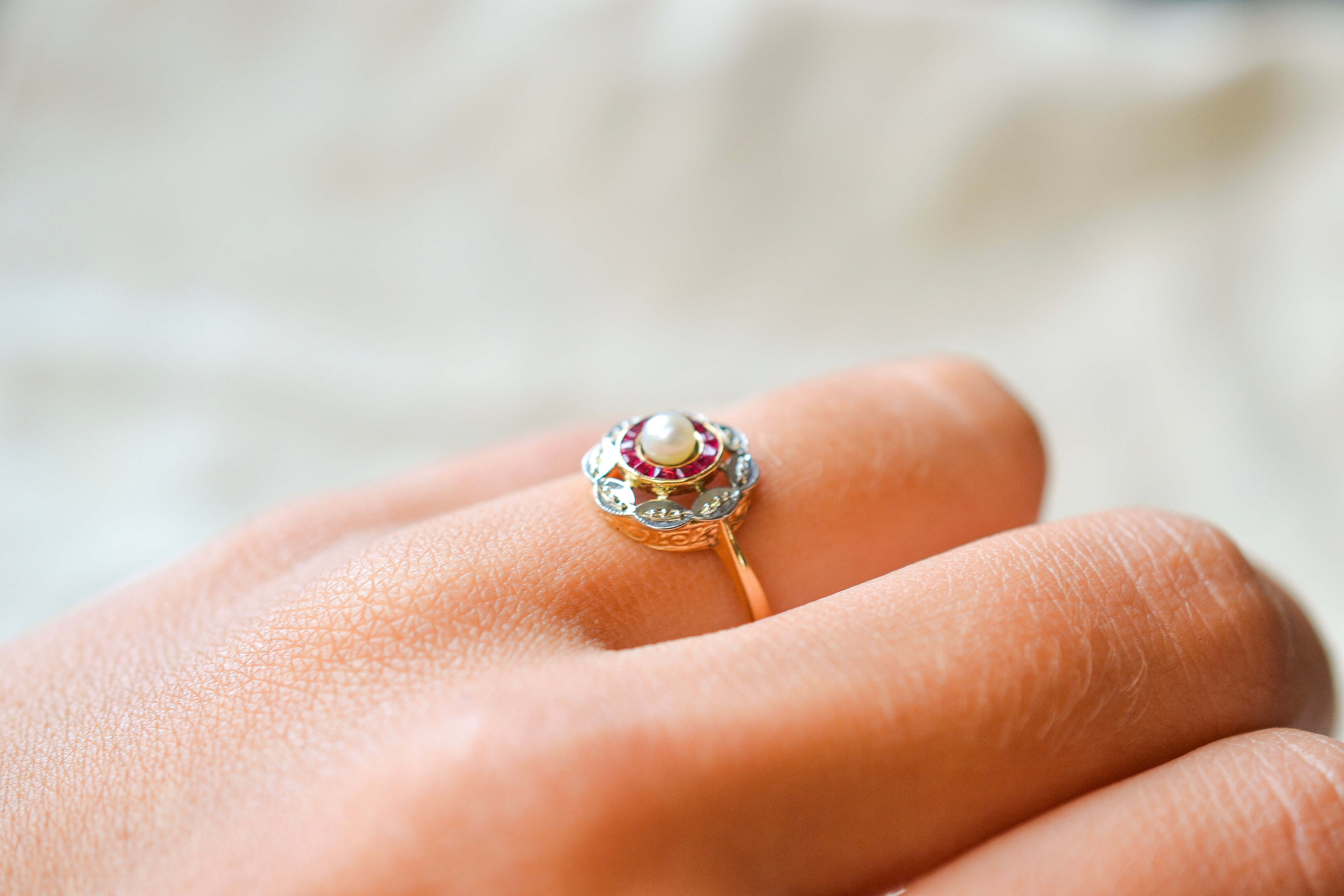Bague circulaire 2 Ors Rubis et Perle