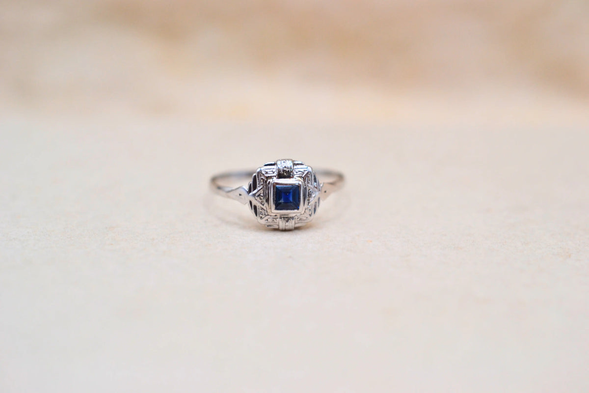 Bague Art Deco Saphir Or blanc