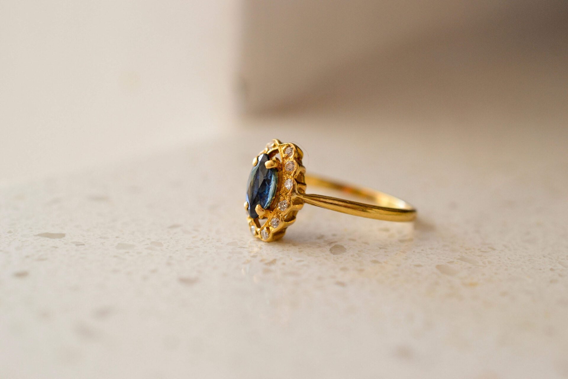 Bague Marquise Saphir et Diamants