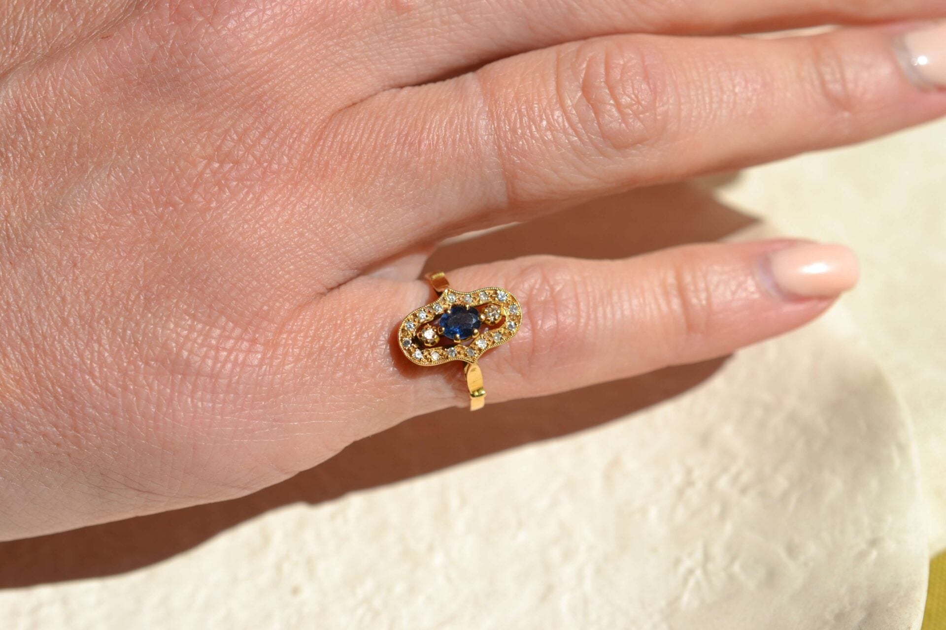 Bague ajourée Saphir et Diamants