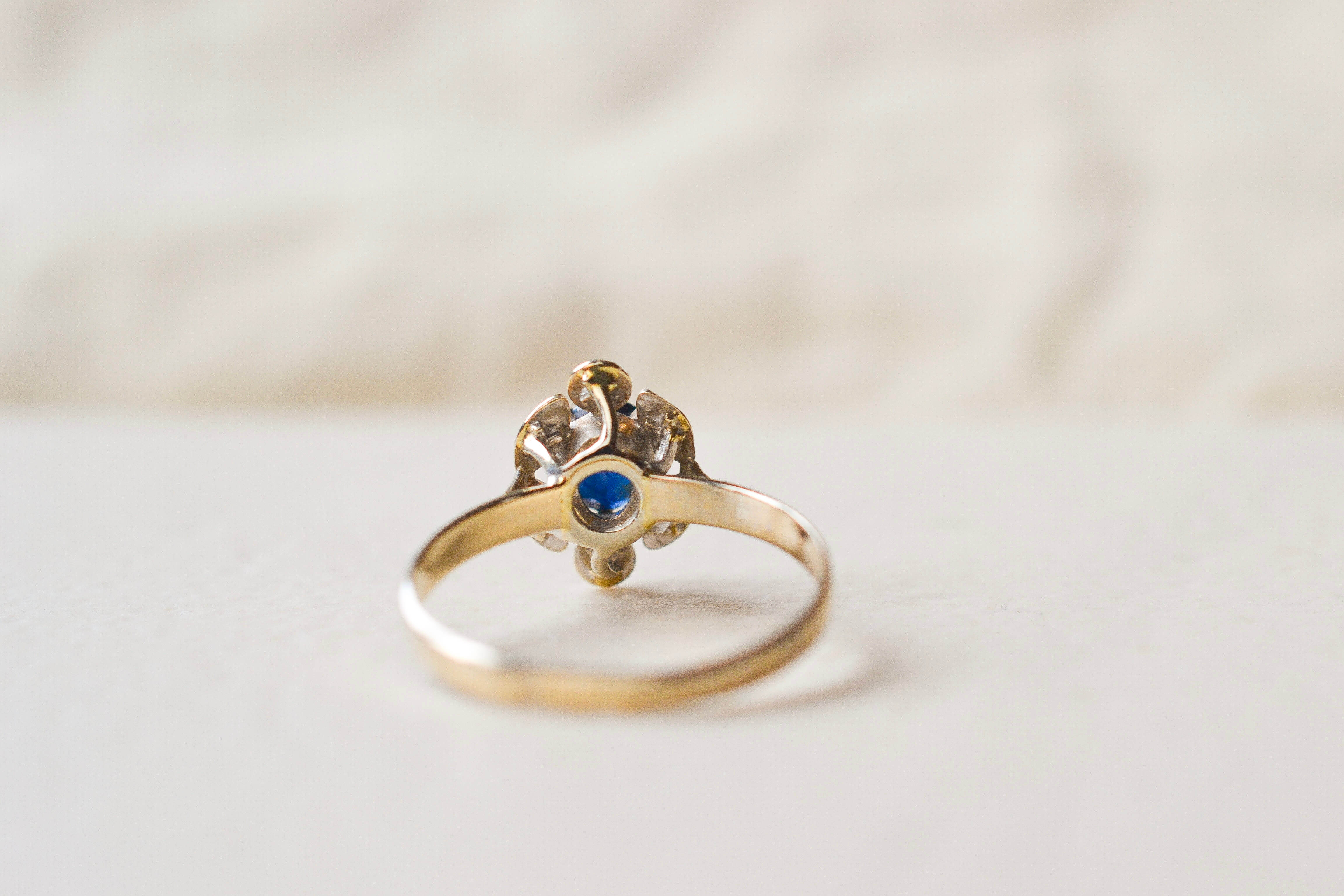 Marguerite Or blanc Saphir et Diamants