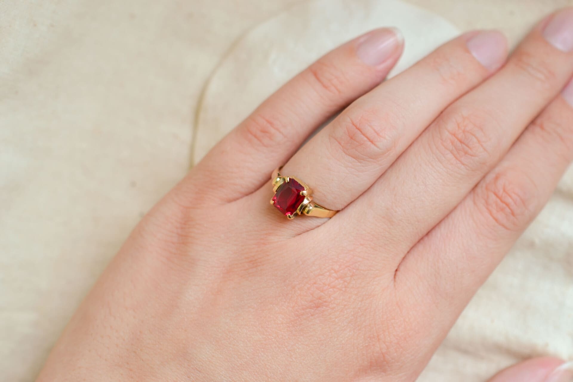 Bague rectangulaire Rubis de synthèse