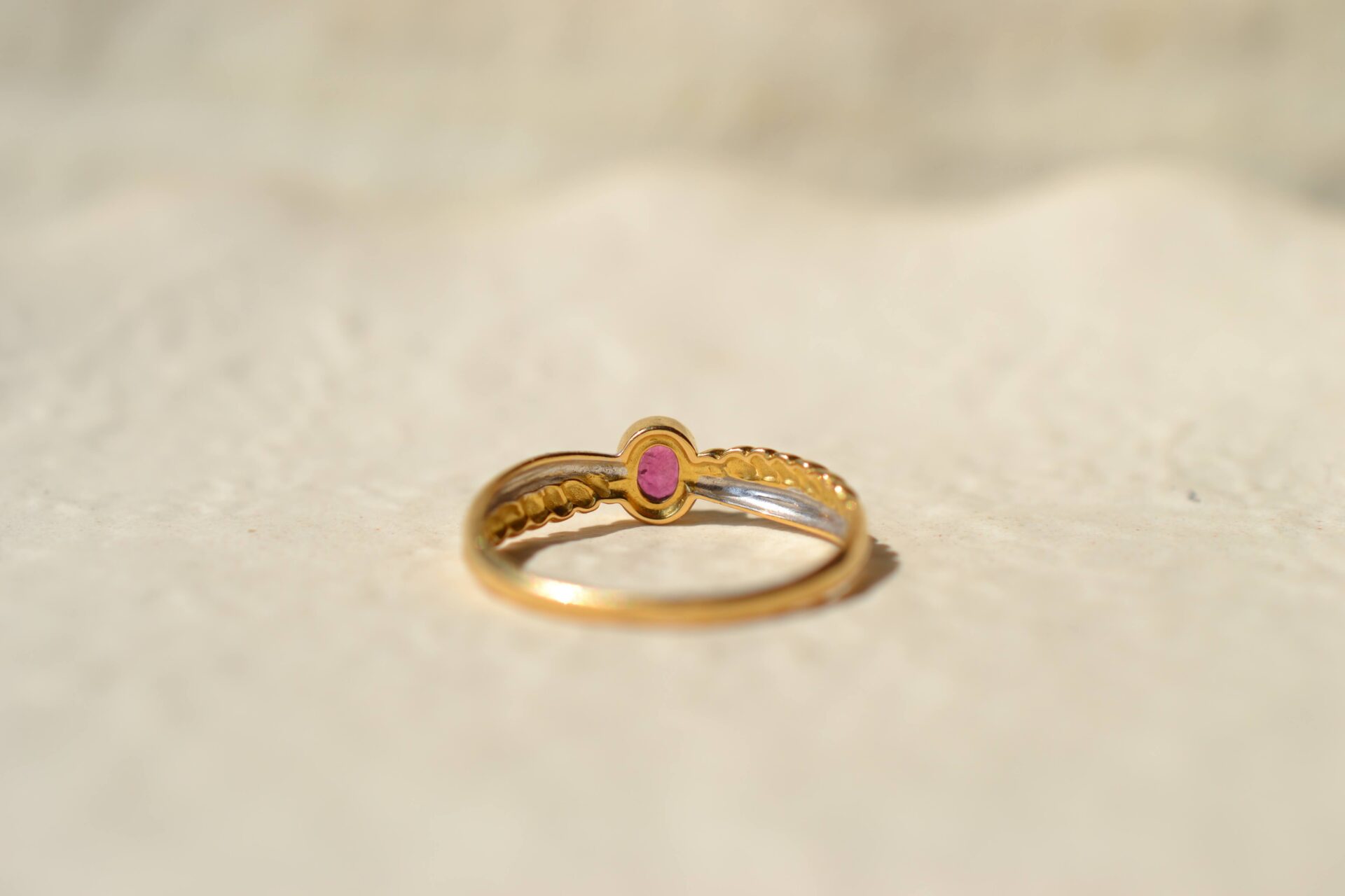 Bague torsadée Rubis