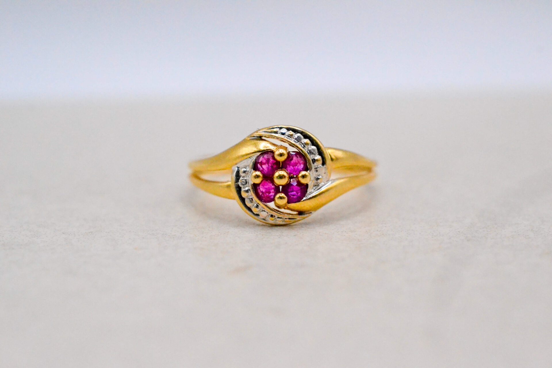 Bague tourbillon volutes Rubis