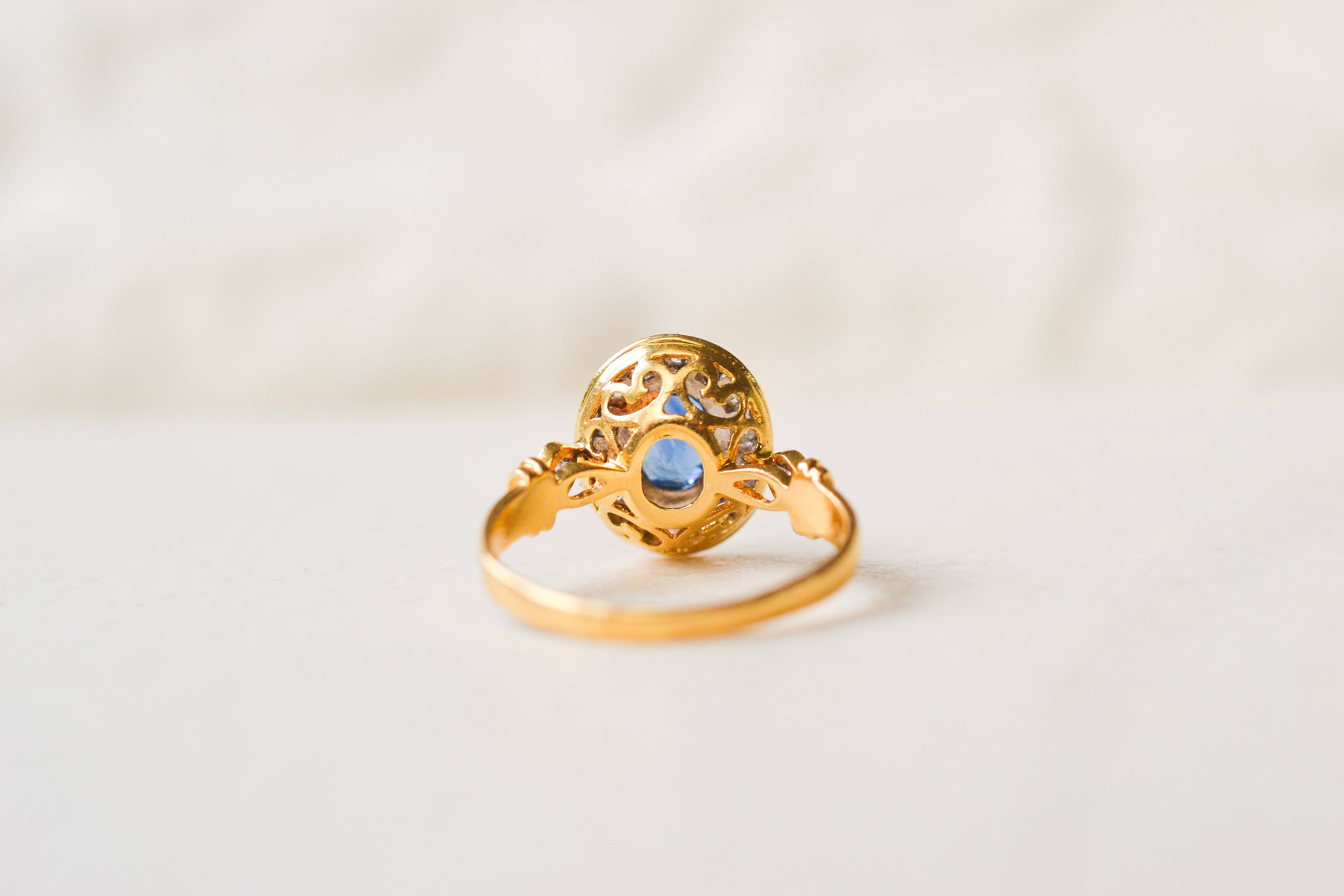 Bague Marguerite ovale Saphir et Diamants