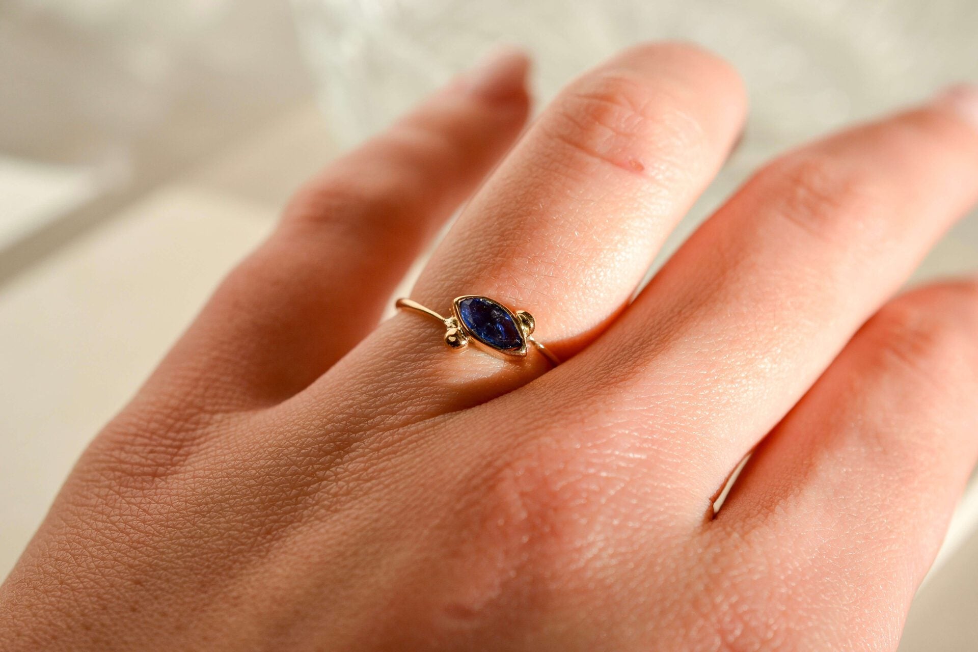 Bague Or jaune Saphir navette