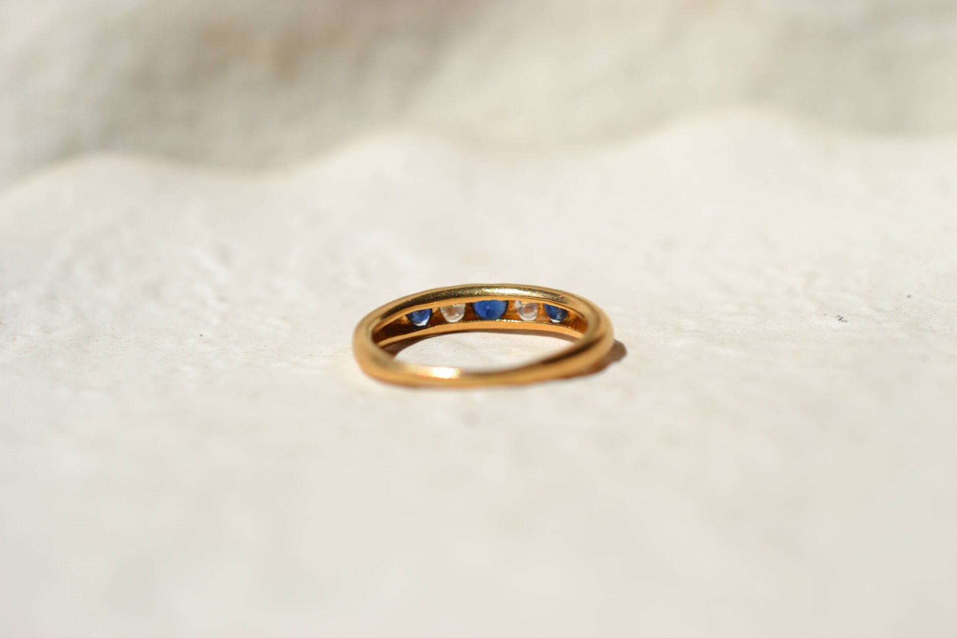 Bague jarretière Saphirs Diamants