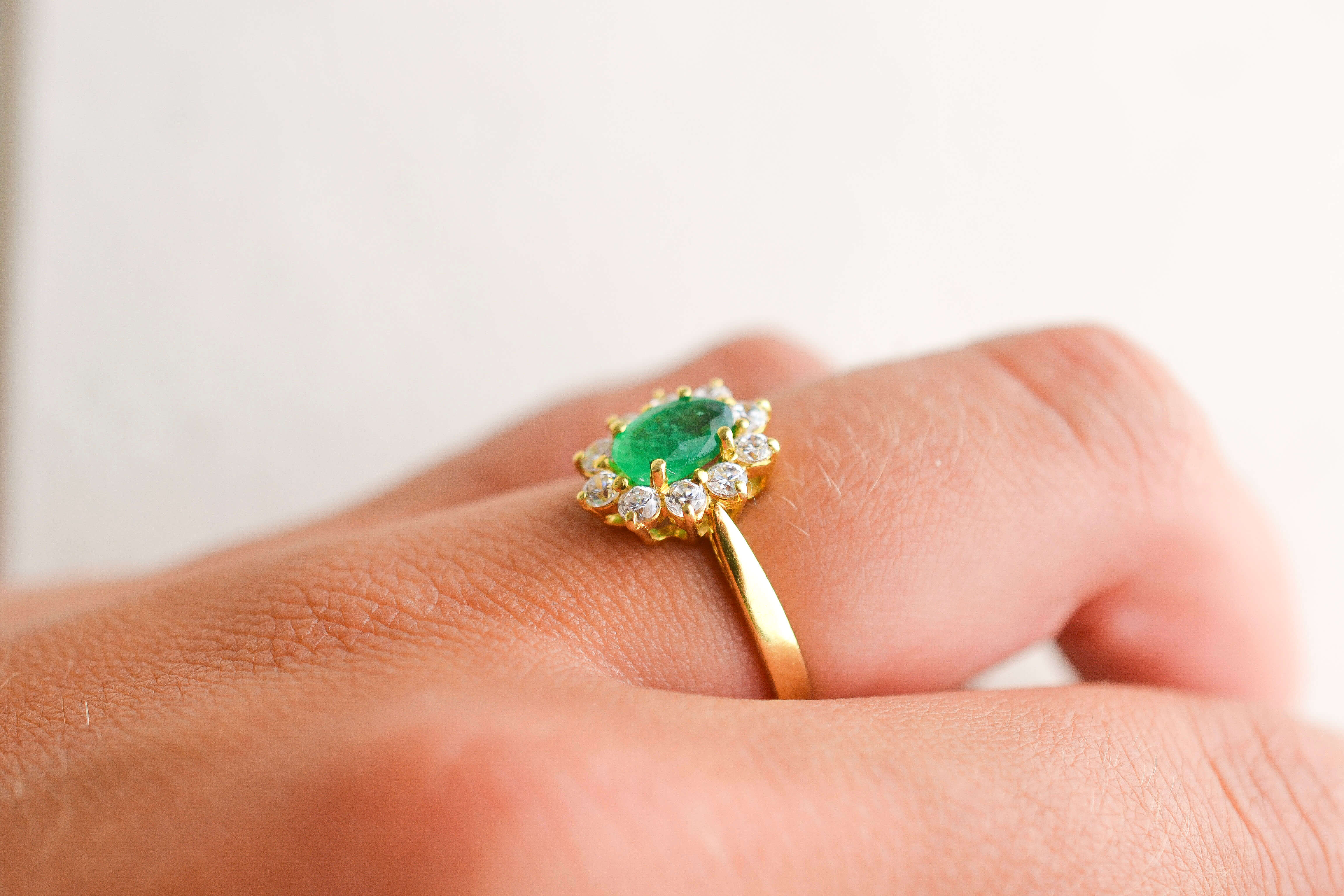 Bague marguerite Emeraude & Oxydes