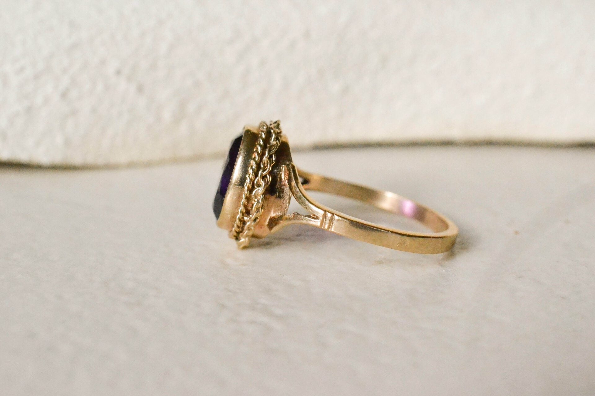 Bague Or jaune Améthyste 9K