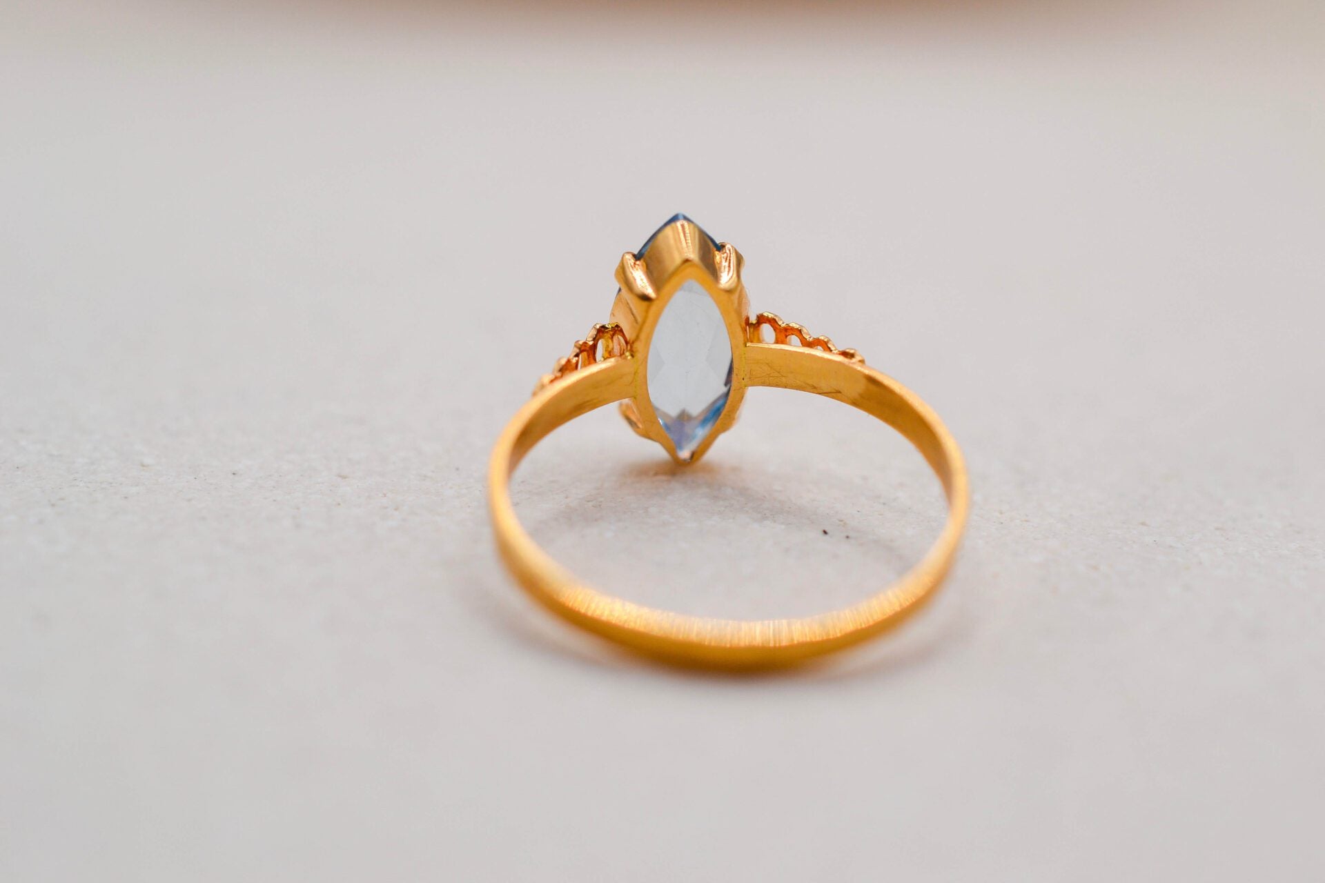 Bague navette Spinelle Verneuil