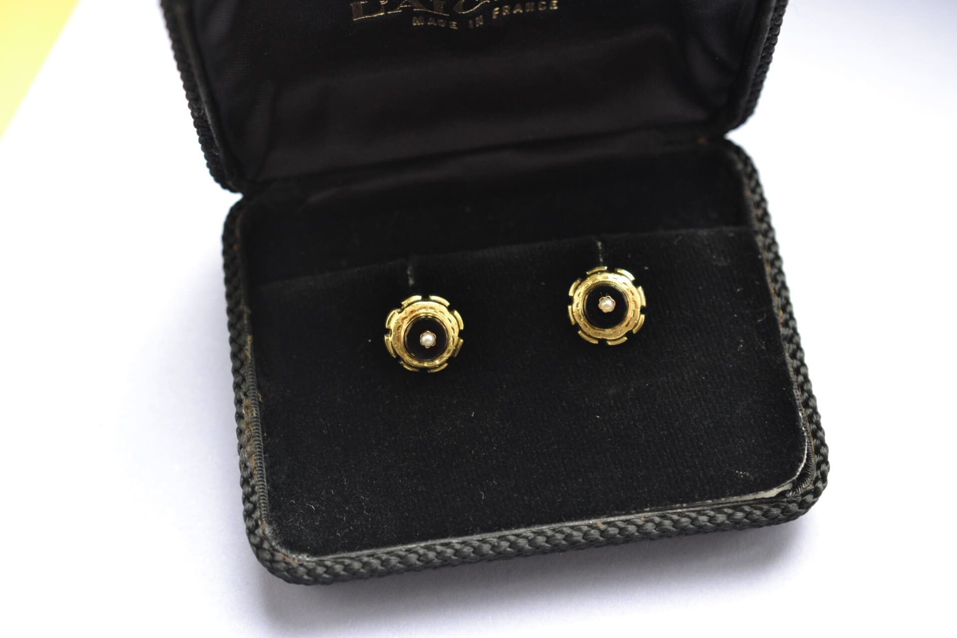 Clous d'oreilles Napoléon III Onyx et perles