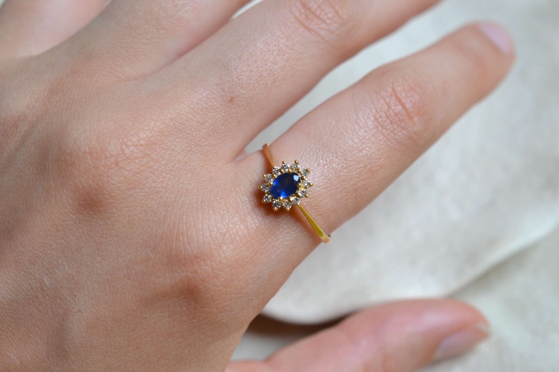 Marguerite fine Saphir et Diamants