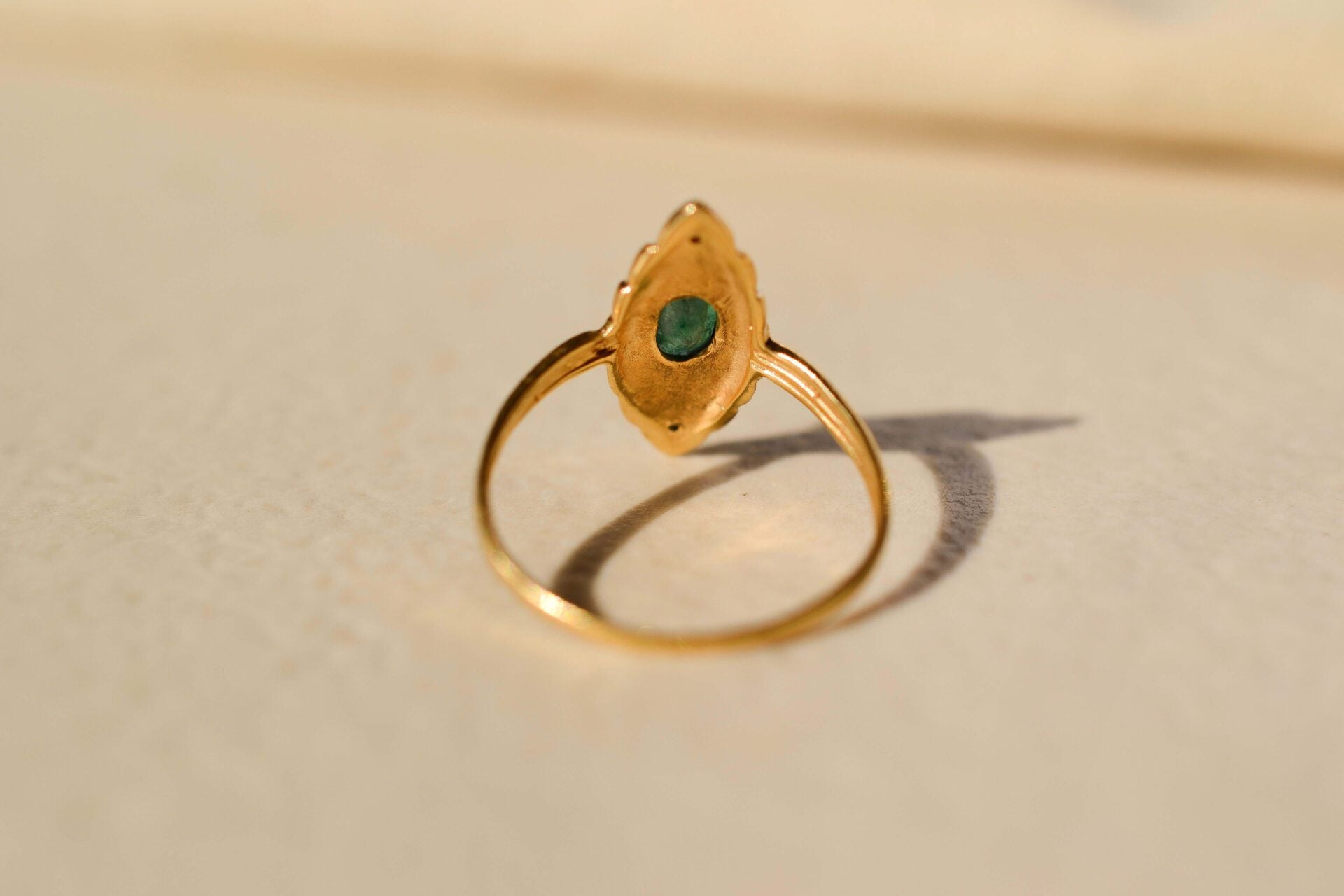 Bague marquise émeraude Diamants