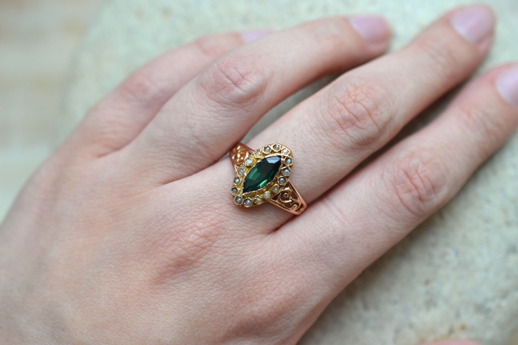 Bague Navette Perles et Pierre verte