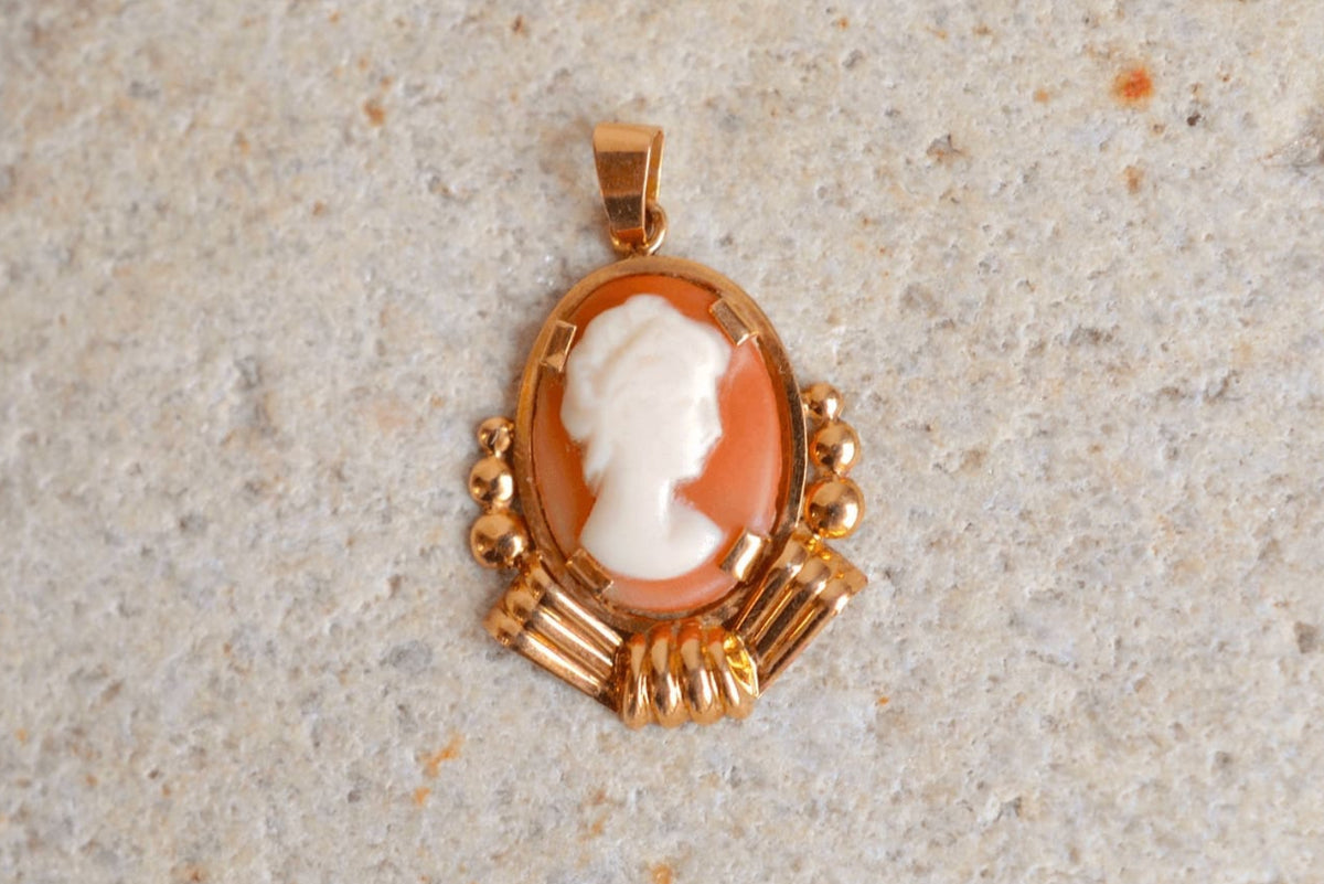 Pendentif Camée décor perlé