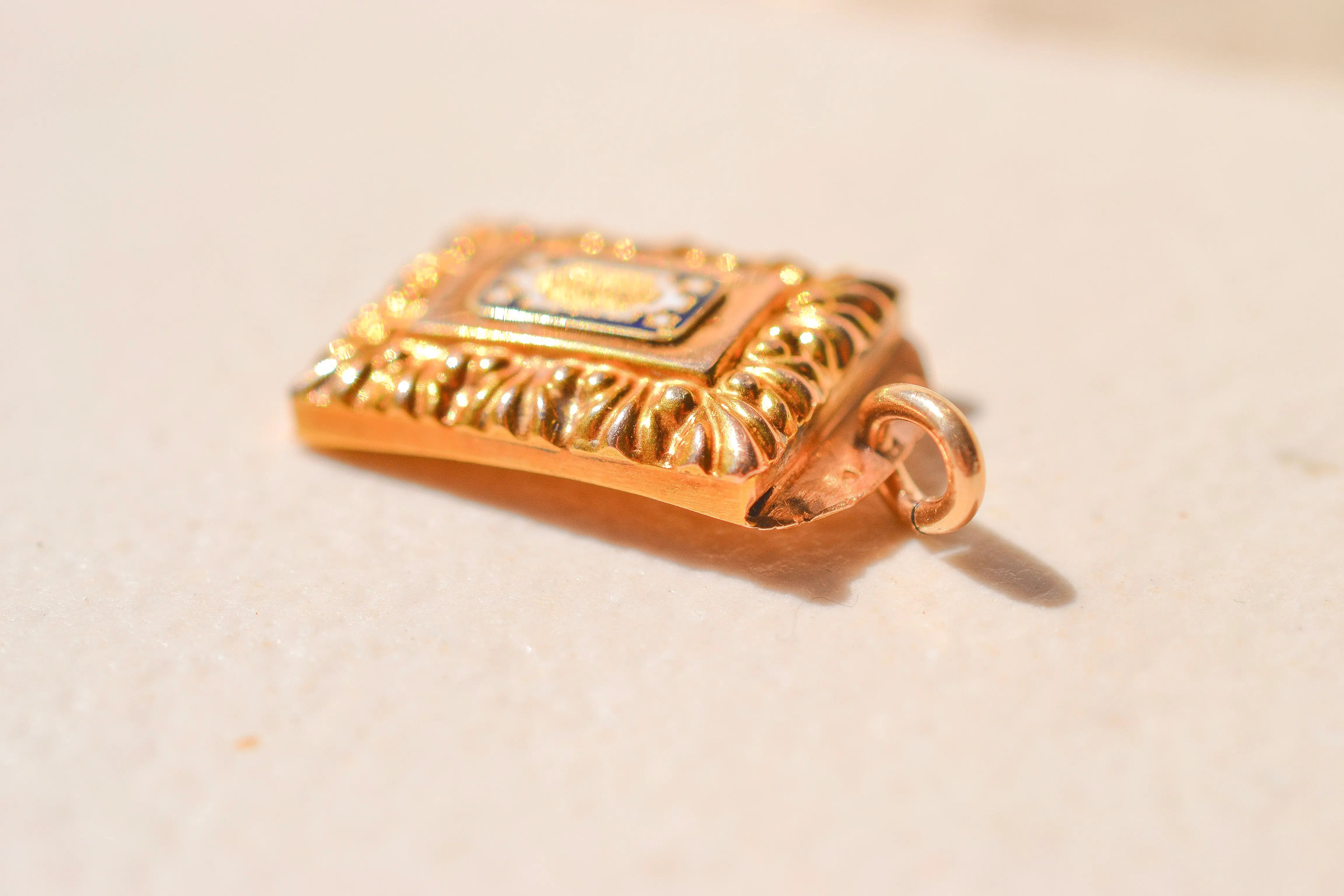 Pendentif fermoir Napoléon III Email