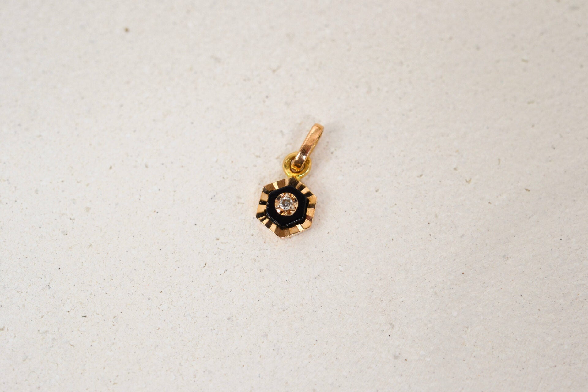 Pendentif hexagonal Onyx