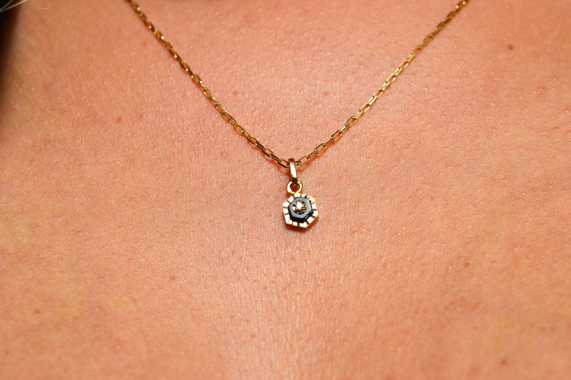 Pendentif hexagonal Onyx